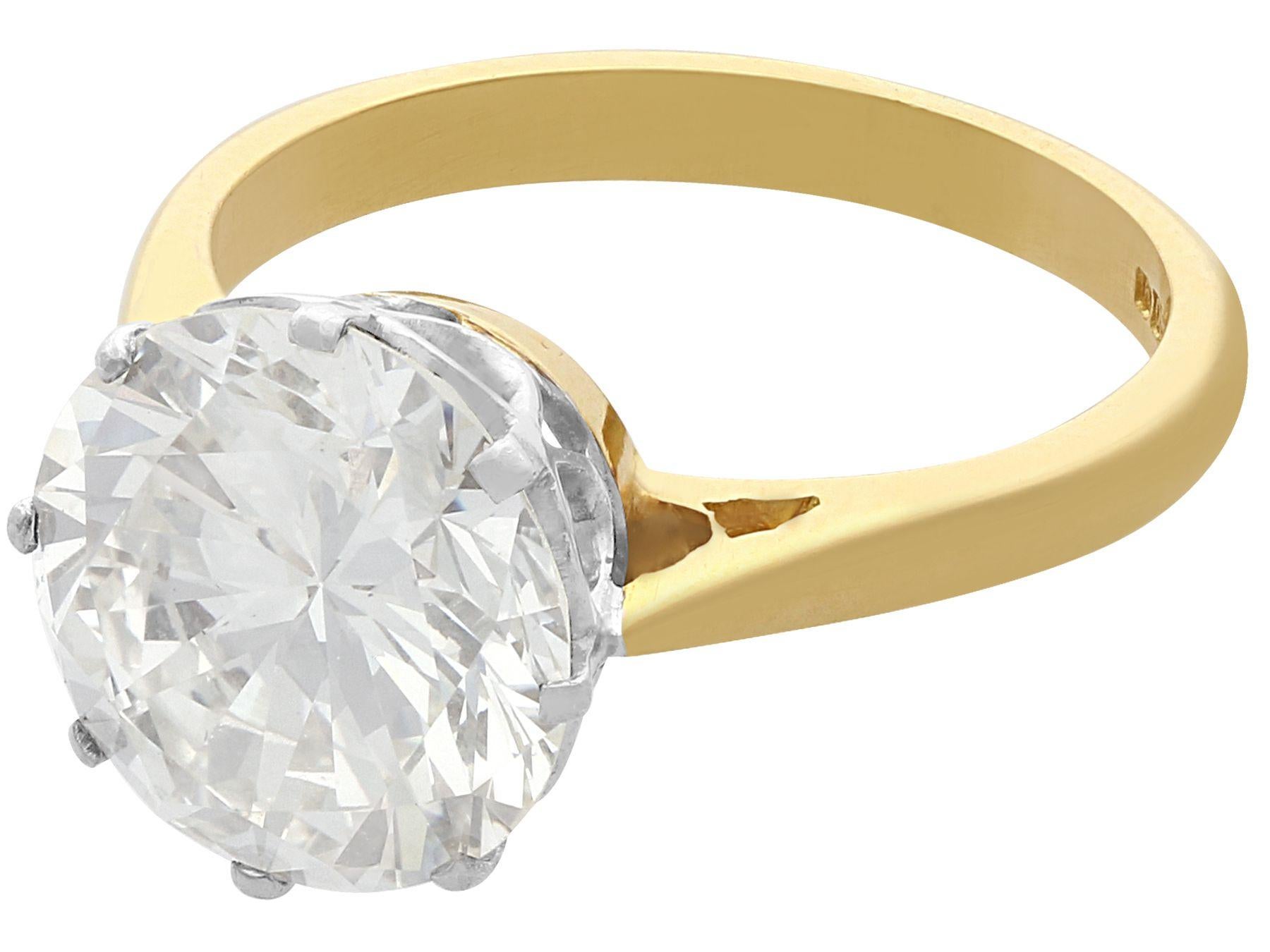 Round Cut 3.93 Carat Diamond and Yellow Gold Solitaire Ring For Sale