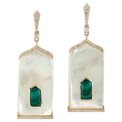 Boucles d'oreilles en or 18 carats avec malachite, nacre et diamant de 3,93 carats