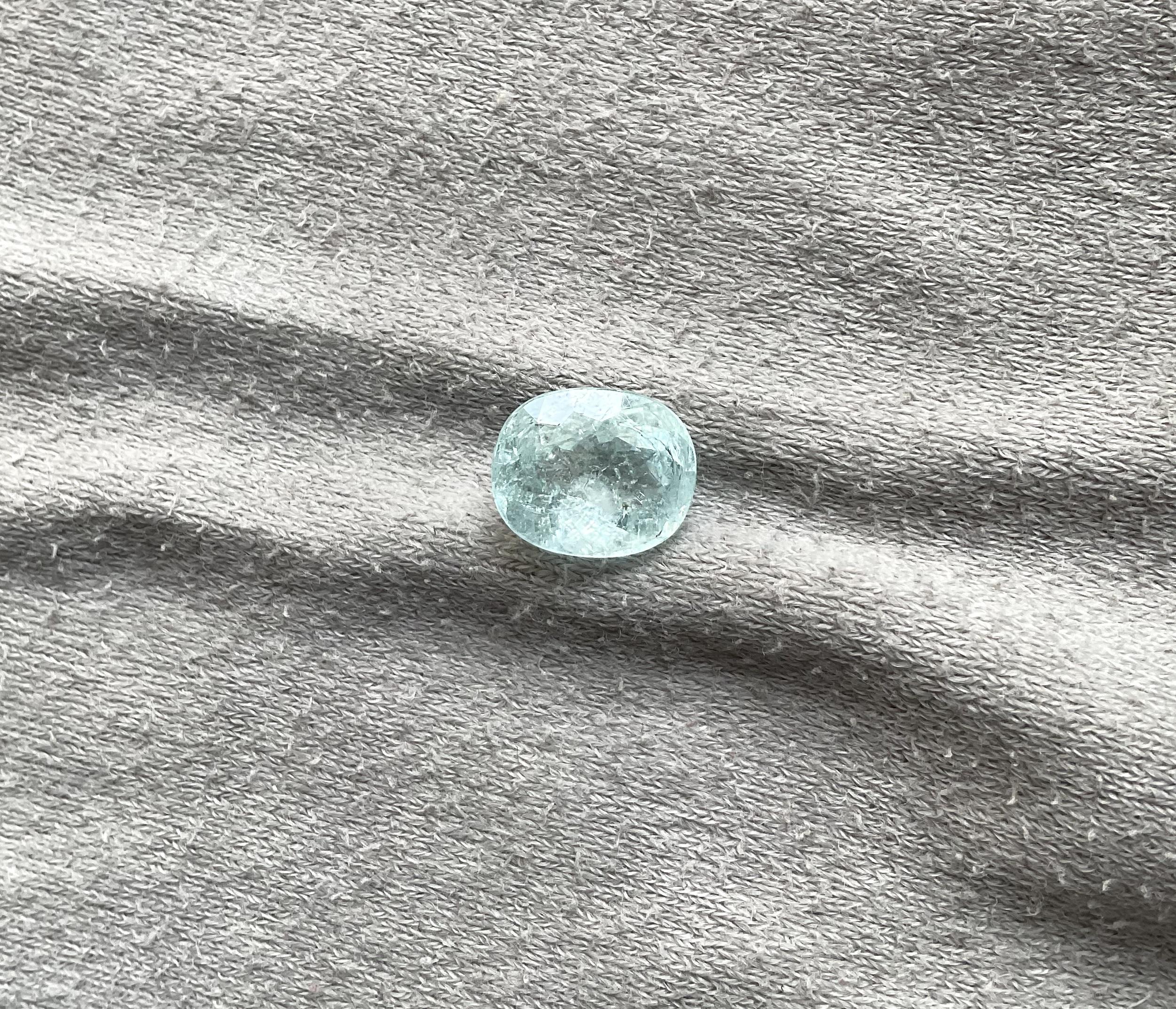 3.93 Carats Paraiba Tourmaline Oval Cut Stone for Fine Jewelry Natural gemstone For Sale 1