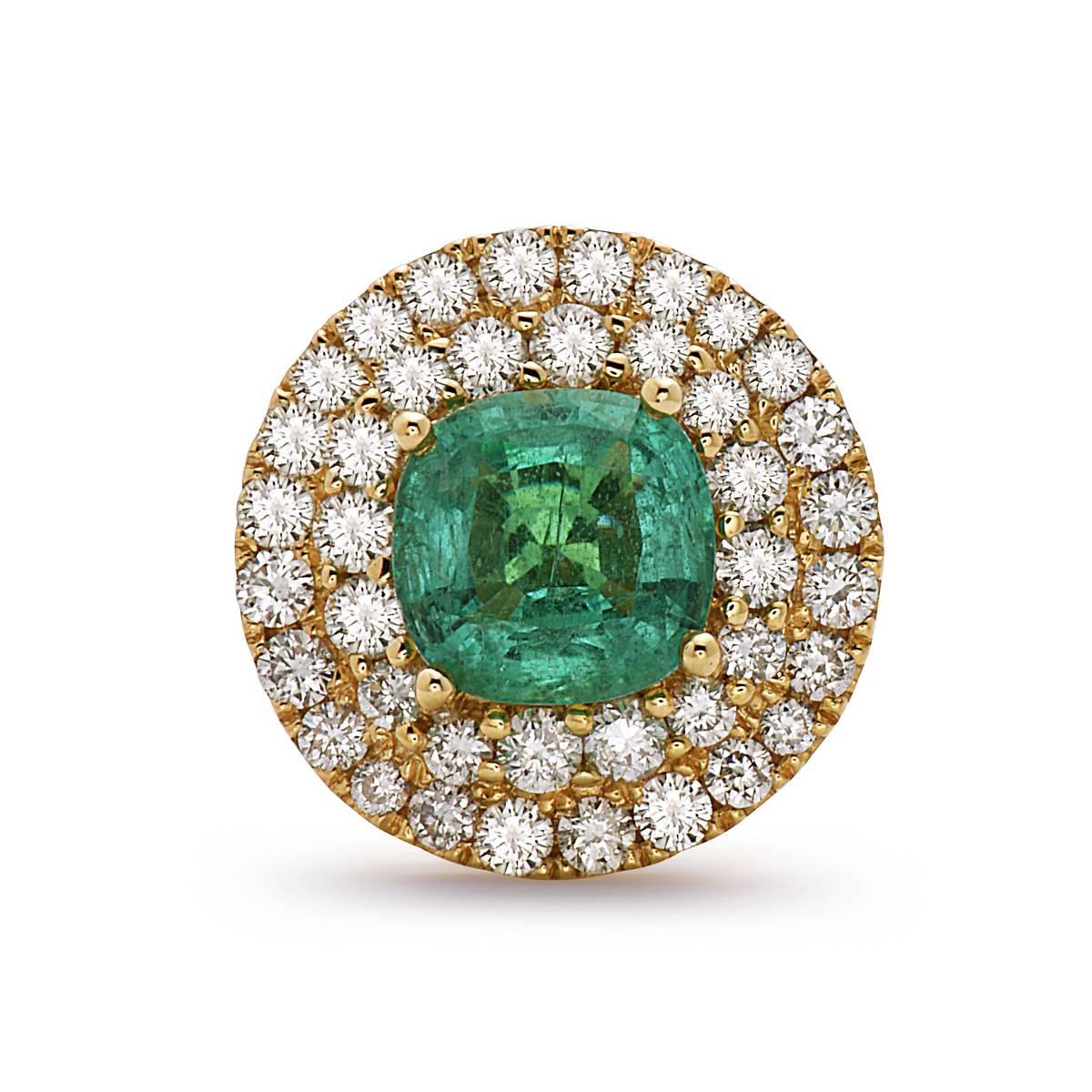 3.93ct Emerald Stud Earrings With Diamonds Made In 18k Gold In New Condition For Sale In New York, NY