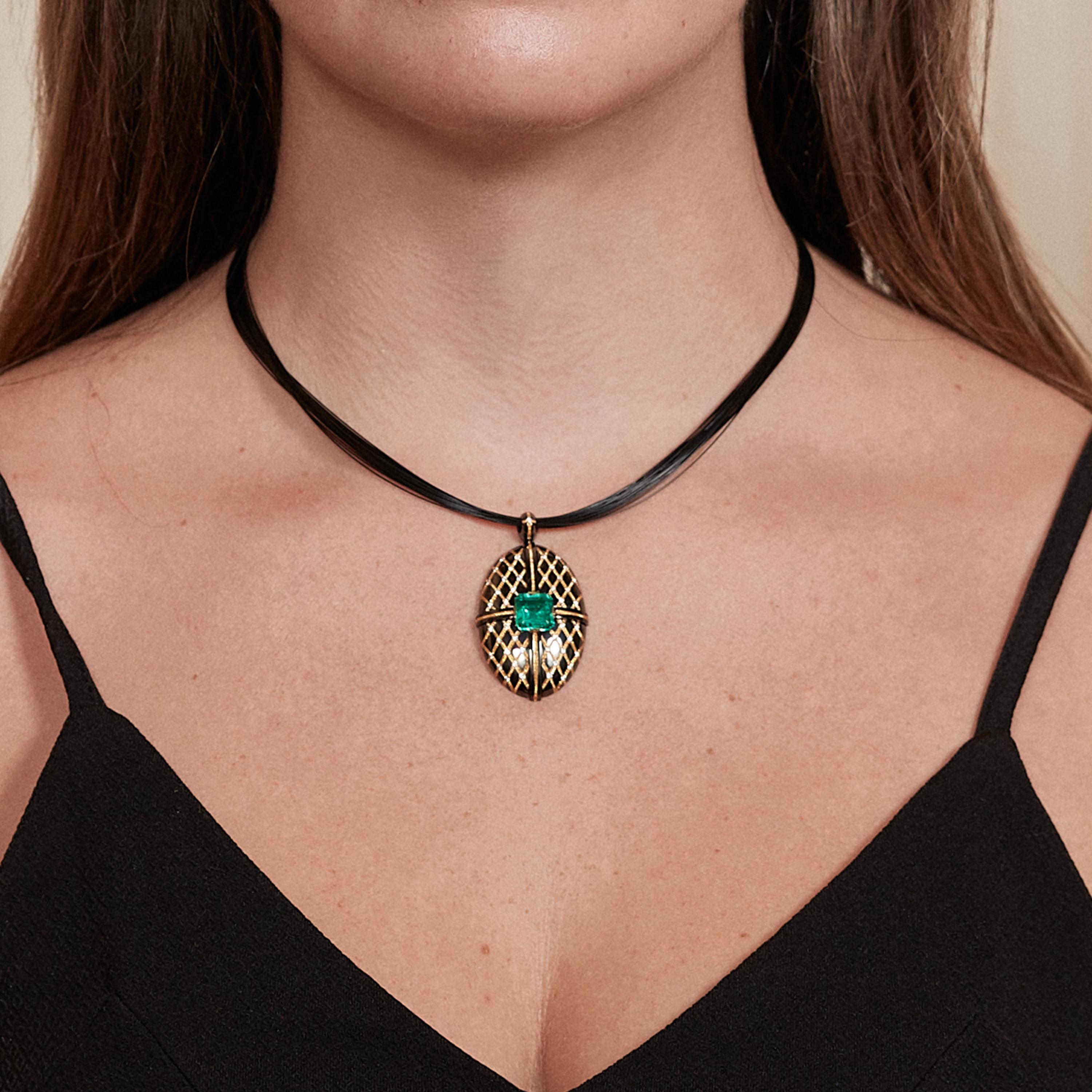 3.94 Carat Colombian Emerald Modern Pendant by Zoltan David For Sale 2