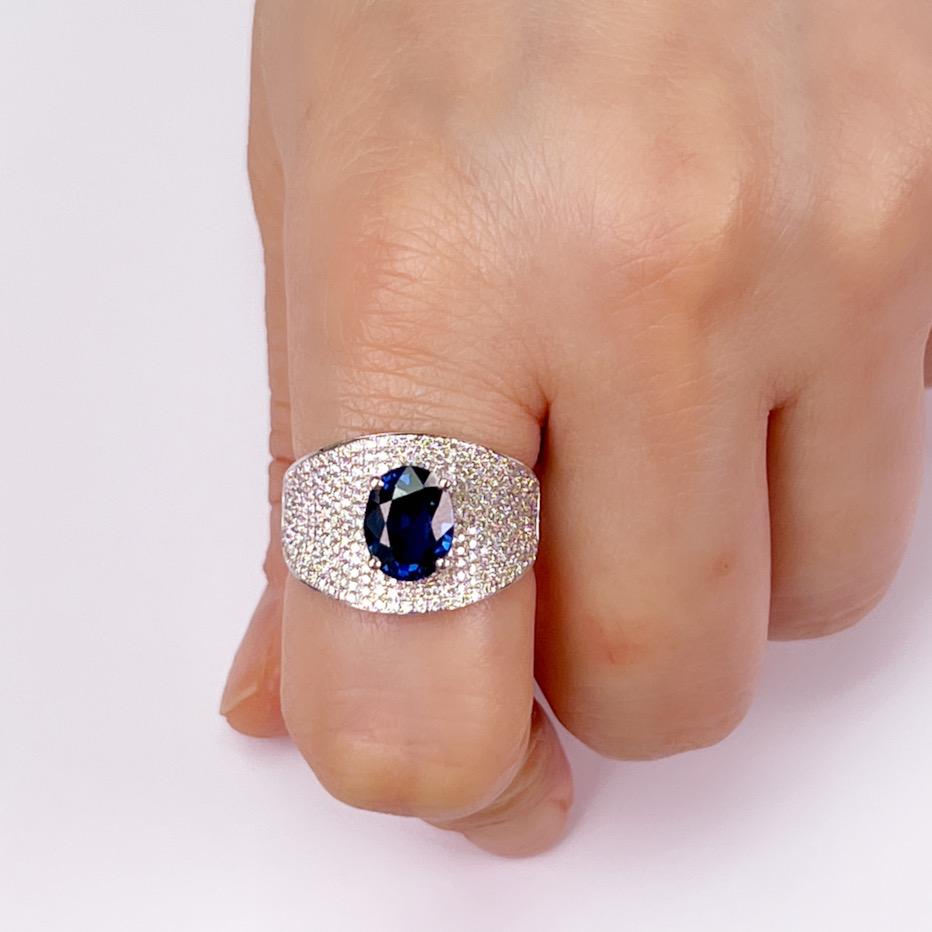 Women's 3.94 Carat Sapphire and Diamond Ring Set on 18 Karat White Gold For Sale