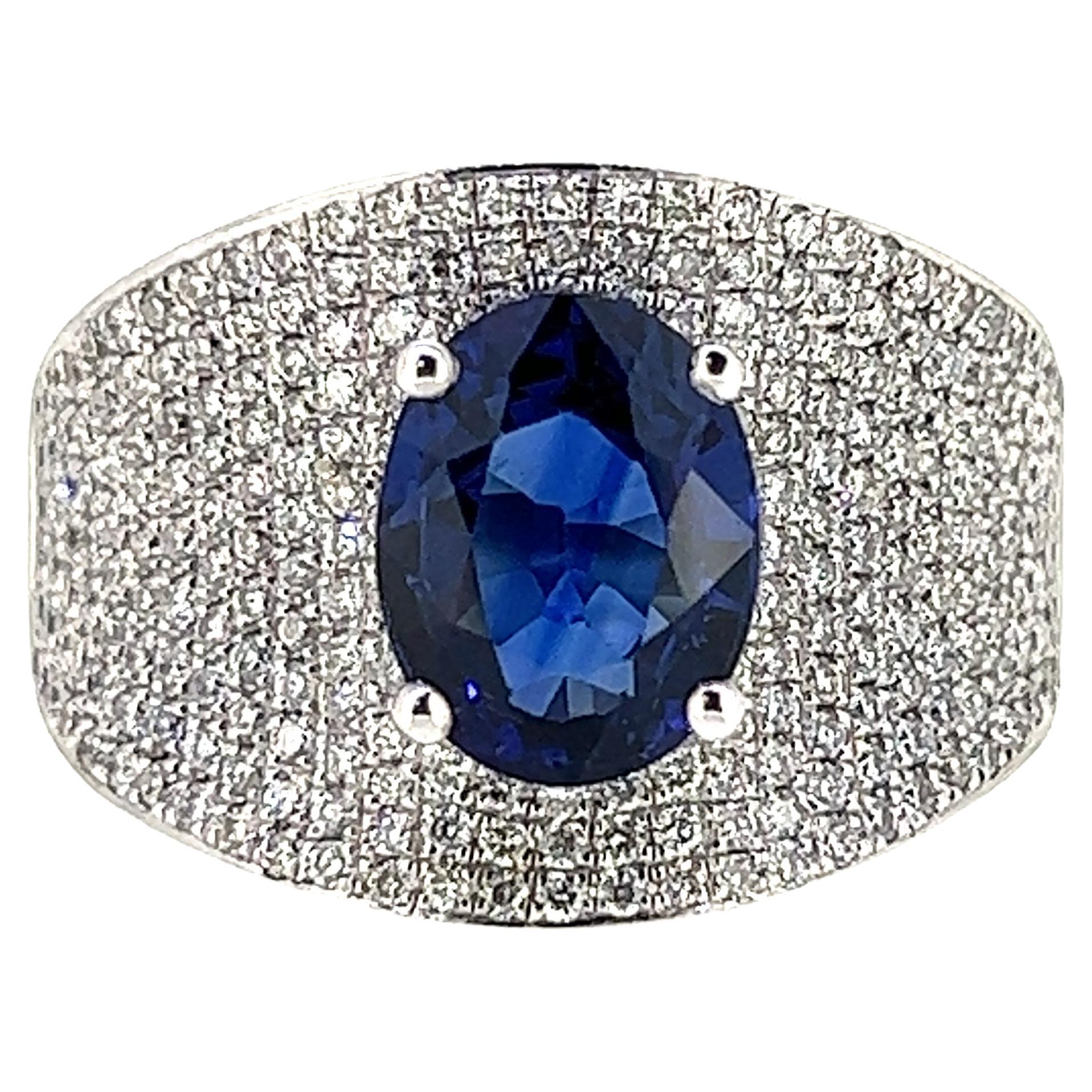 3.94 Carat Sapphire and Diamond Ring Set on 18 Karat White Gold For Sale
