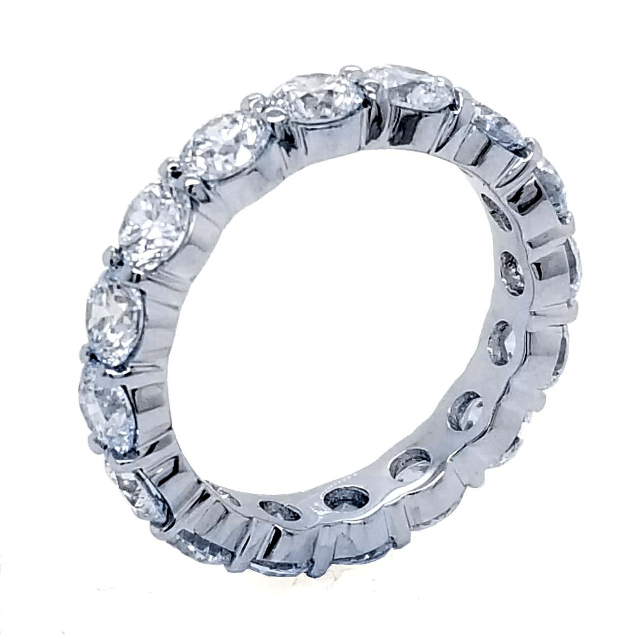 This beautiful Eternity Ring is made in 18K Gold with 16 perfectly matched 4mm Round Brilliant Diamonds Set in Shared Prong Mode In an 18K White Gold mounting.
Total Weight of diamonds: 3.94 Ct  SI/F-G
Total Weight of the Ring: 4.1 Gr 18K White