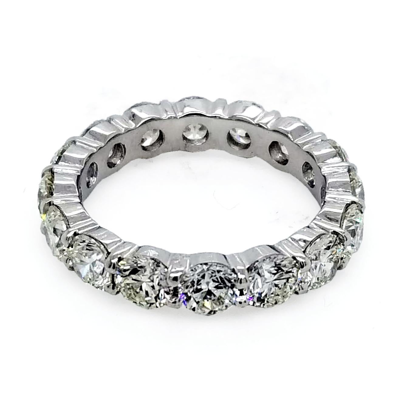 3.94 Carat Share Prong Round Brilliant Diamond 18 Karat Gold Eternity Ring In New Condition For Sale In Los Angeles, CA