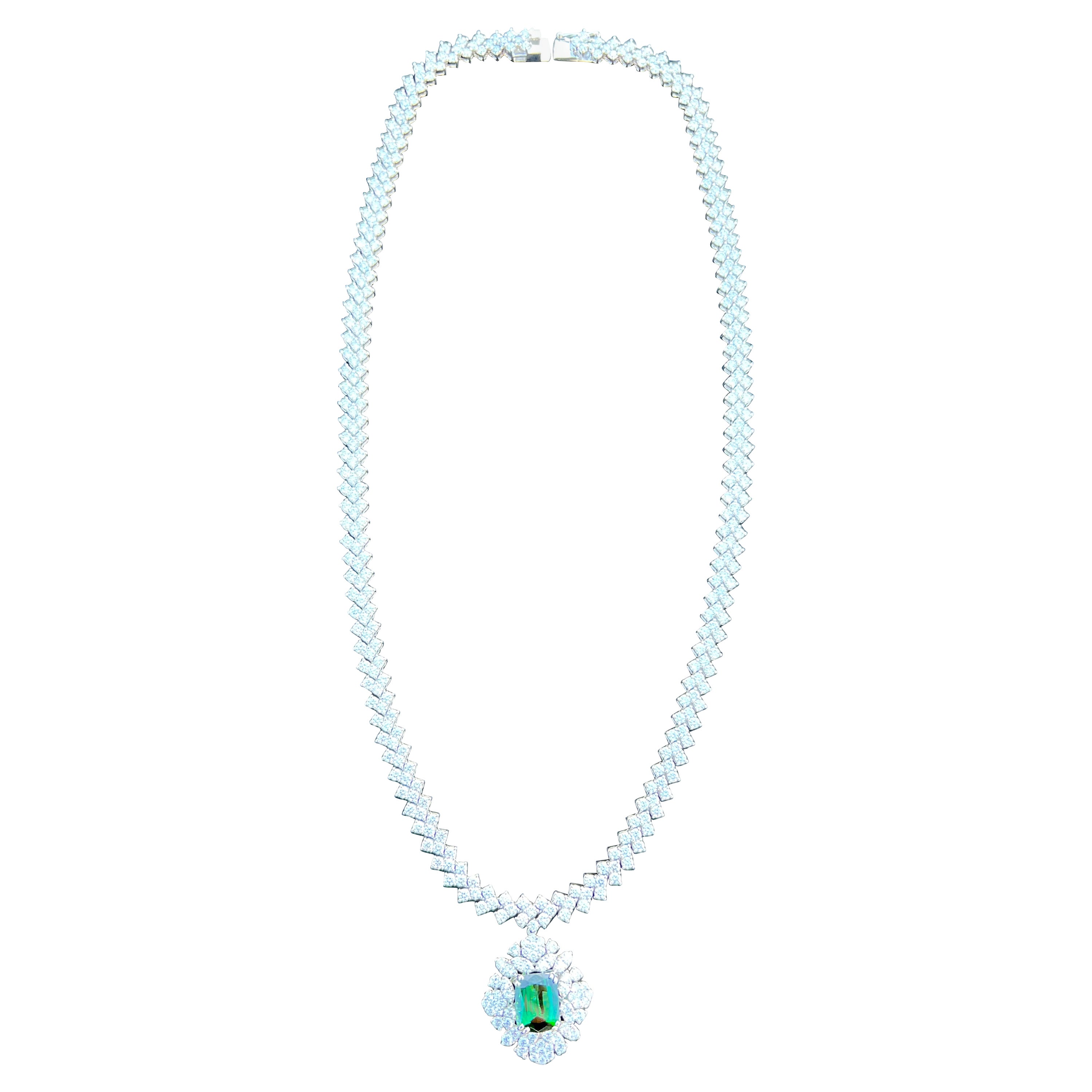 39.42 Carat VS Clarity F Color Diamond and Green Tourmaline 18K 22" Necklace en vente