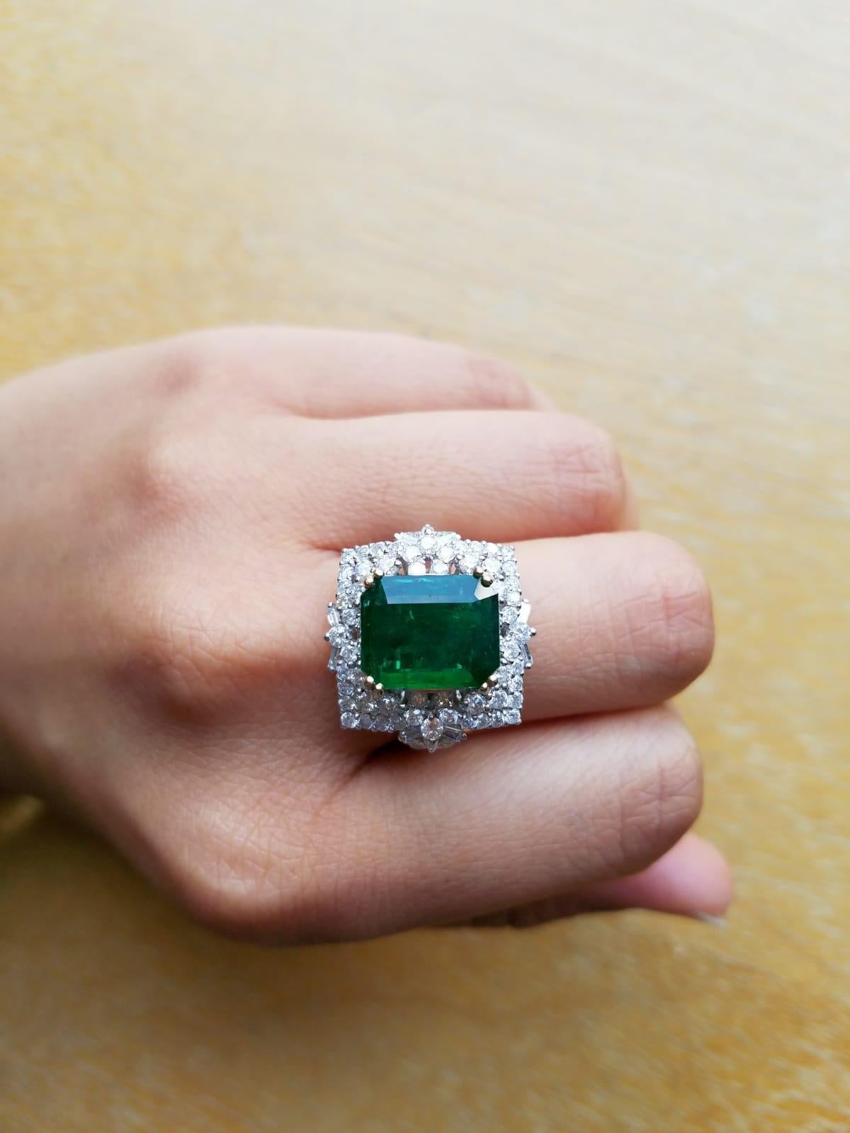 Art Deco Certified 3.95 Carat Emerald and Diamond 18 Karat Gold Cocktail Ring