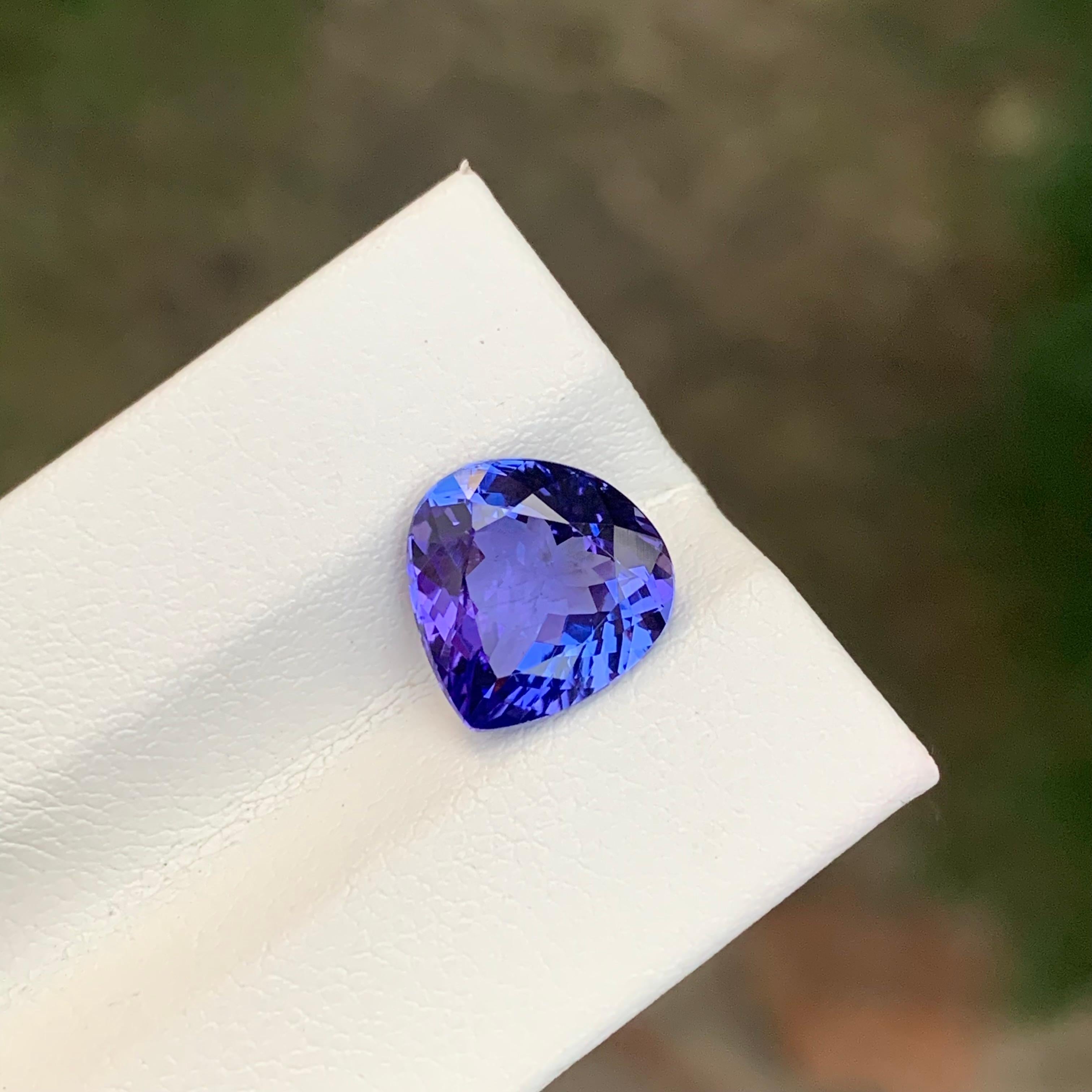 Tanzanite à facettes

Poids : 3,95 carats
Dimension : 10,5 x 10,2 x 5,6 mm
Forme : Poire 
Couleur : violet
Certificat : Sur demande
.
Dureté. La tanzanite est une pierre légèrement plus tendre que l'améthyste. Sur l'échelle de Mohs, sa dureté est
