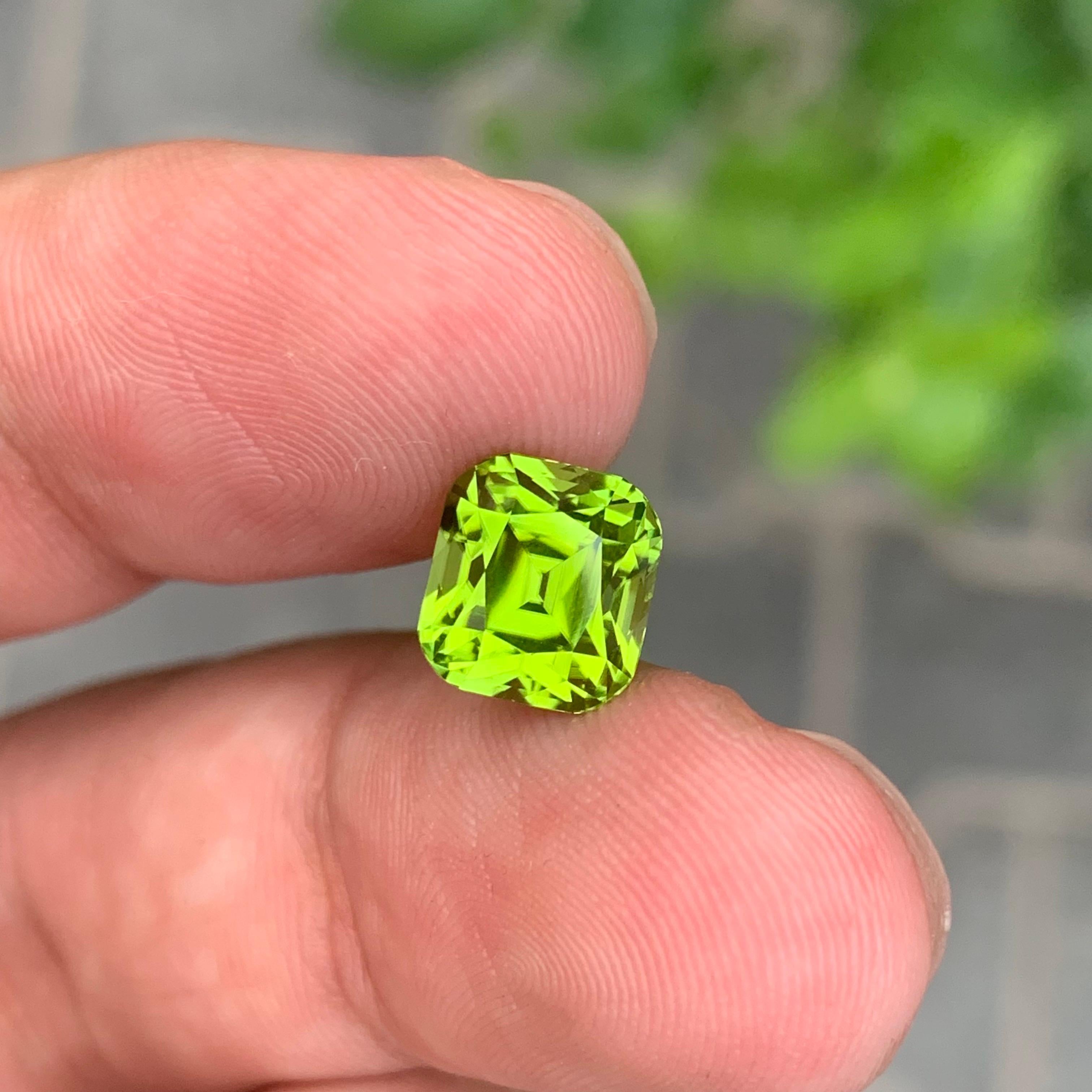 3.95 Carat Natural Lightsaber Green Colour Peridot Cushion Shape Loose Gemstone For Sale 4