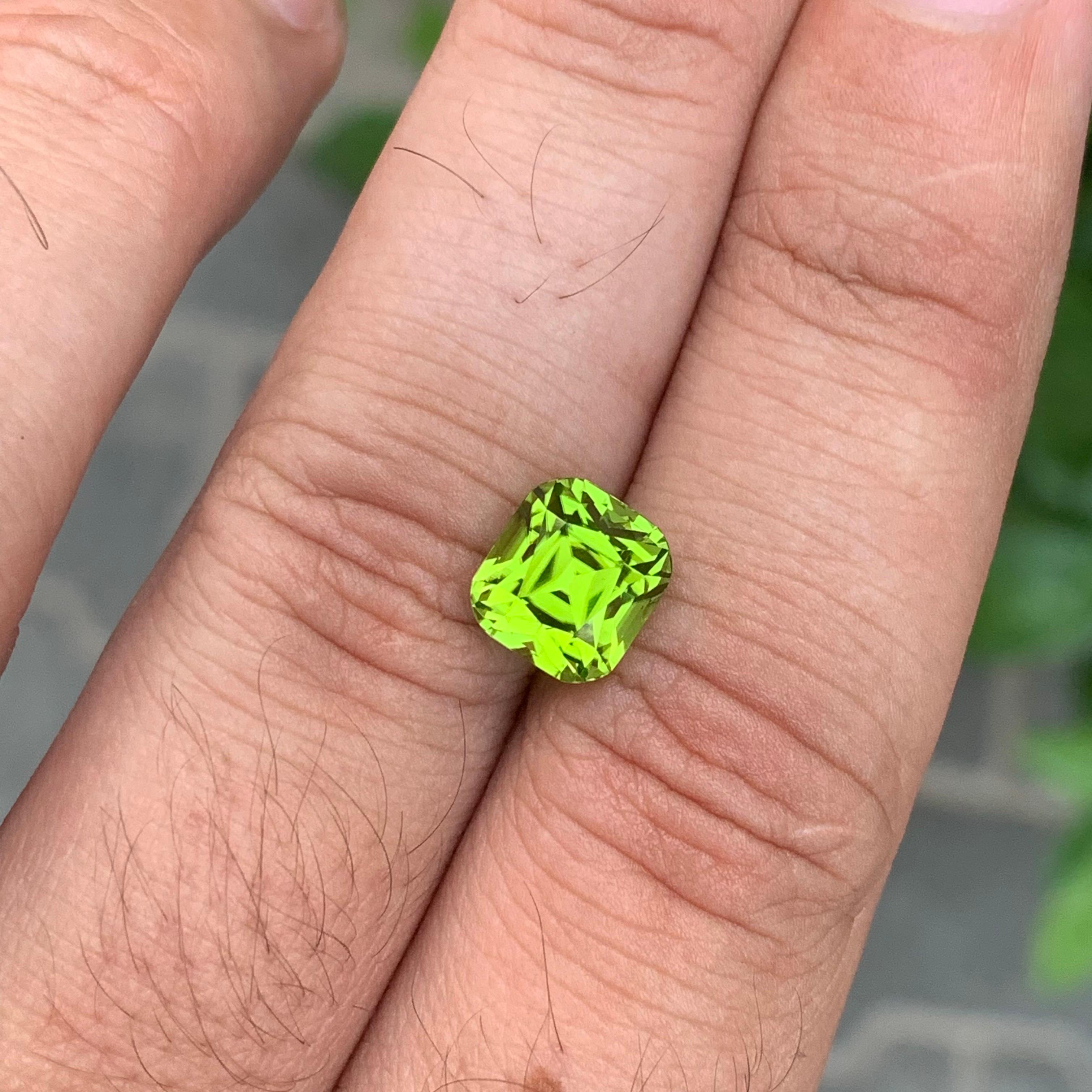 3.95 Carat Natural Lightsaber Green Colour Peridot Cushion Shape Loose Gemstone For Sale 5