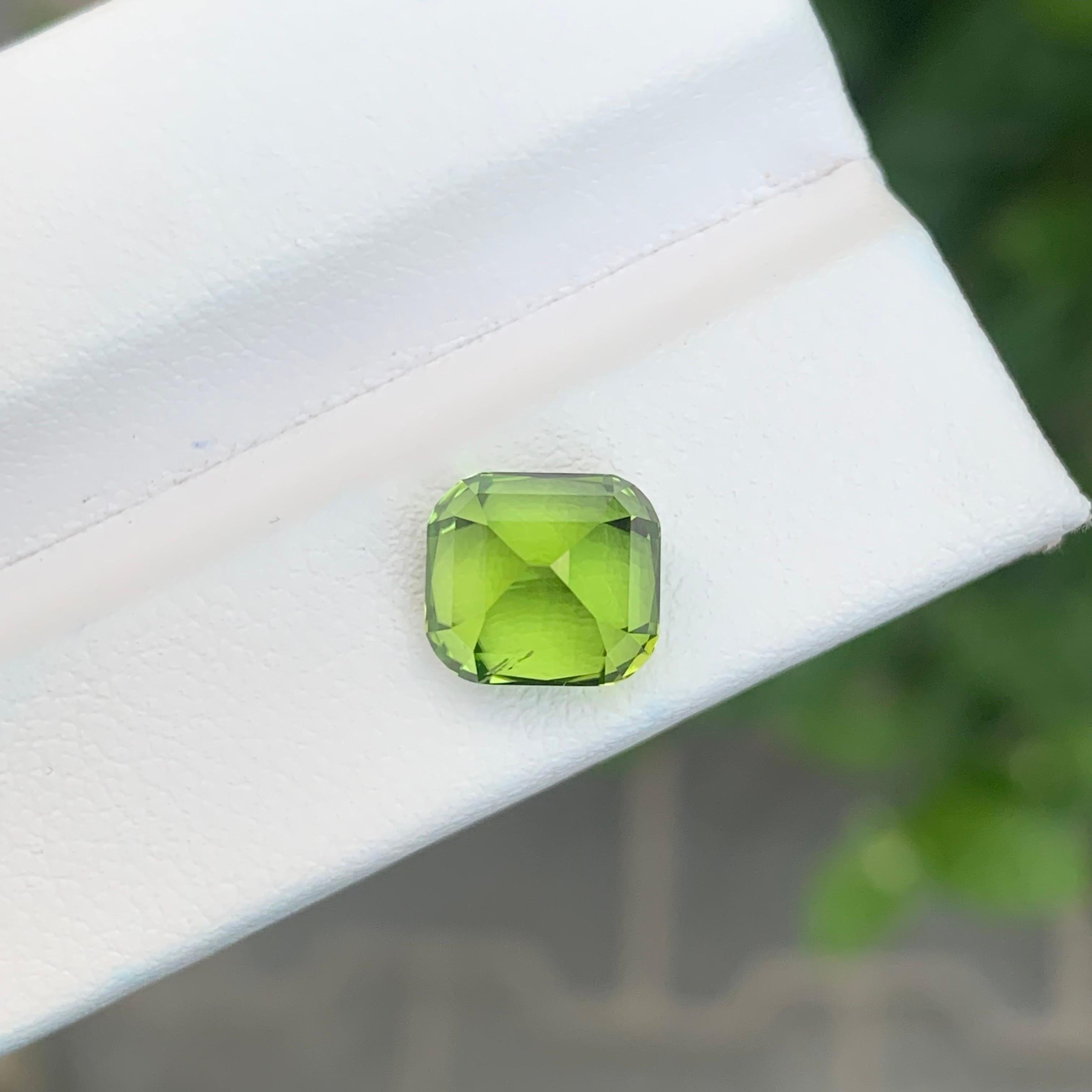 3.95 Carat Natural Lightsaber Green Colour Peridot Cushion Shape Loose Gemstone For Sale 1