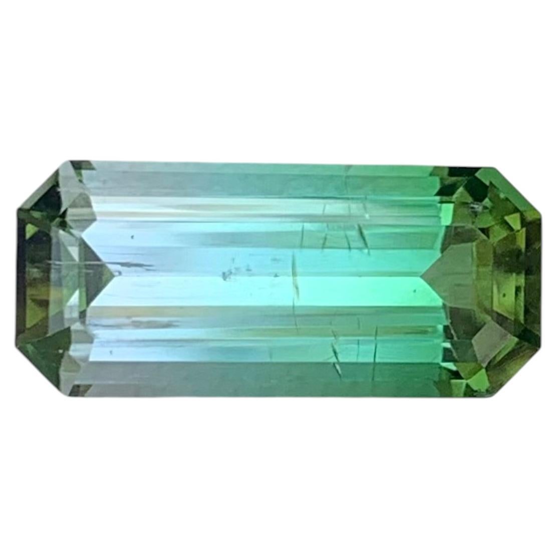 3.95 carati di tormalina bicolore naturale sfusa a forma di smeraldo