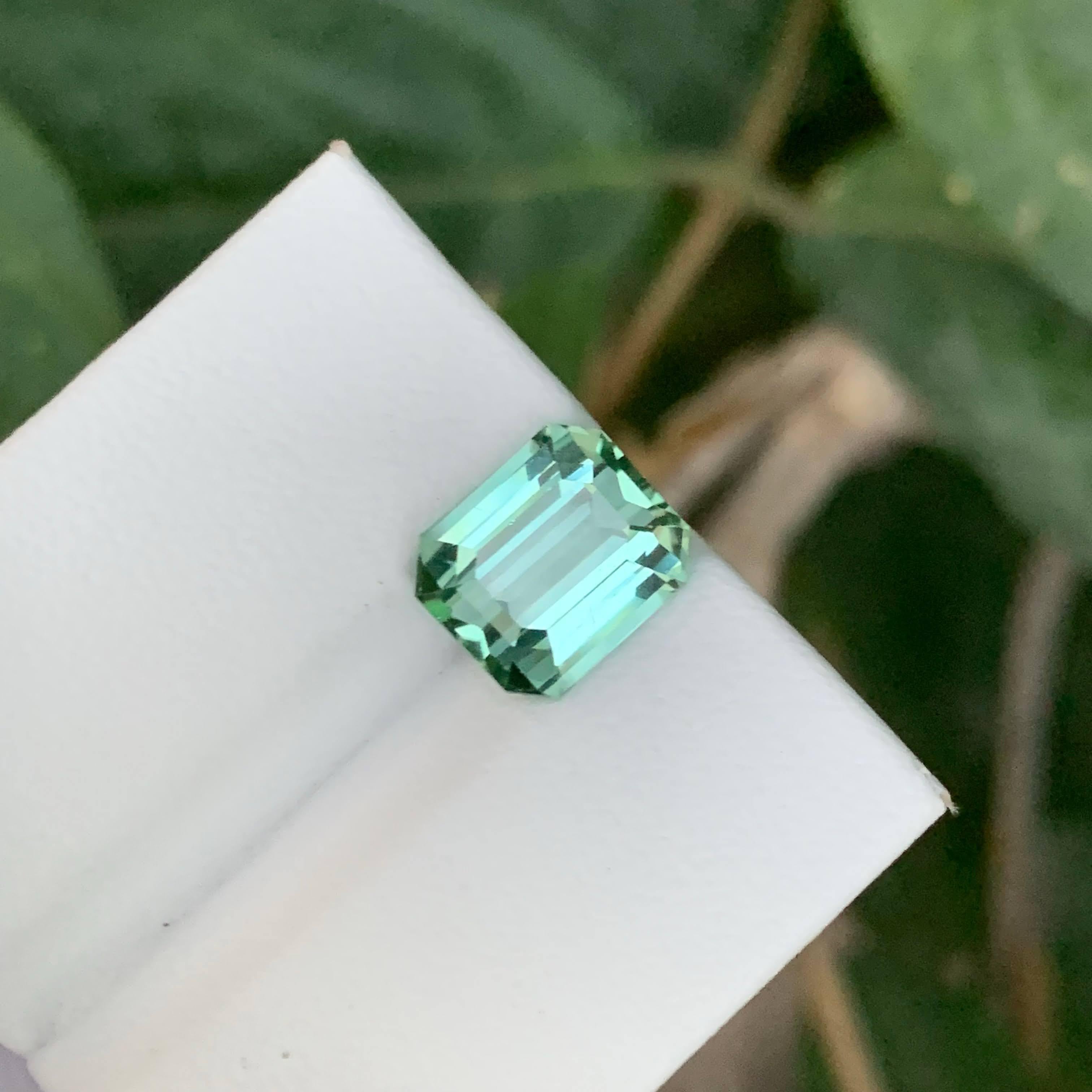 3.95 quilates de turmalina verde clara natural suelta talla esmeralda gema afgana Moderno en venta