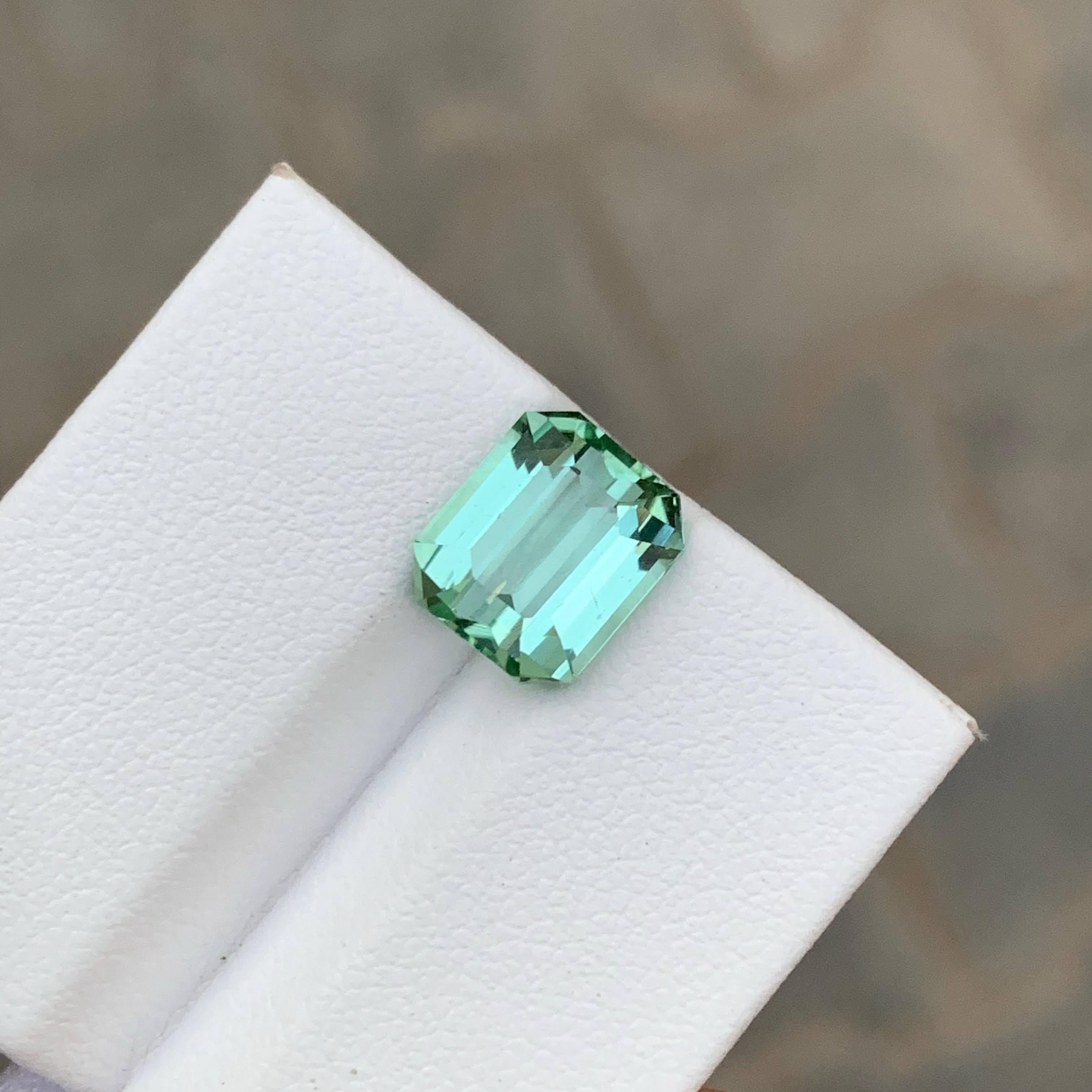 3.95 quilates de turmalina verde clara natural suelta talla esmeralda gema afgana en venta 1