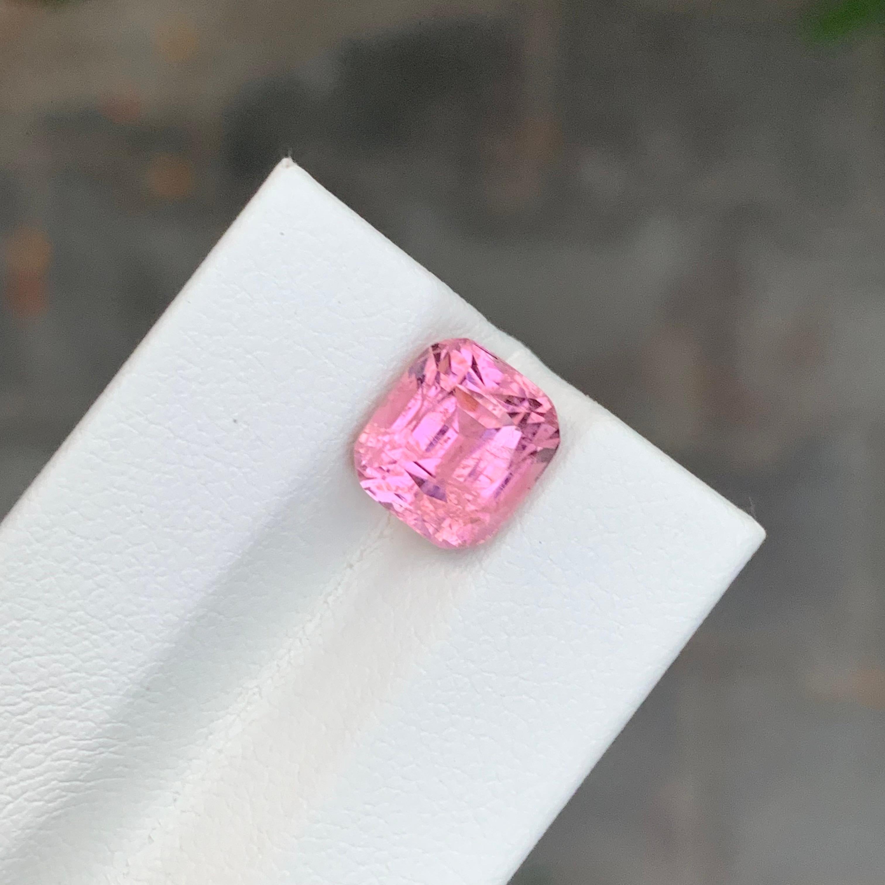 3.95 Karat natürlicher loser rosa Turmalin Cushion Shape Edelstein (Arts and Crafts) im Angebot
