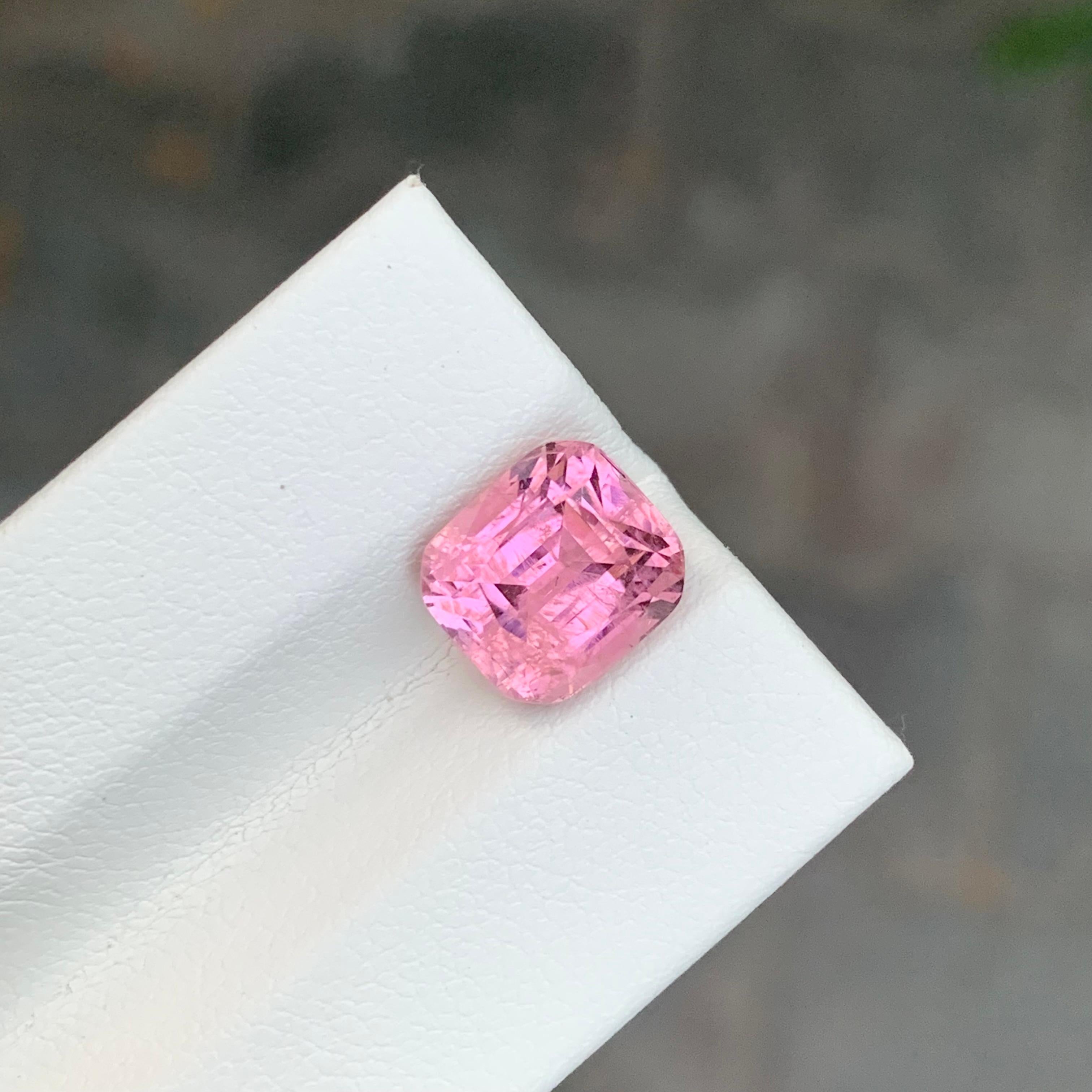 3.95 Karat natürlicher loser rosa Turmalin Cushion Shape Edelstein (Kissenschliff) im Angebot