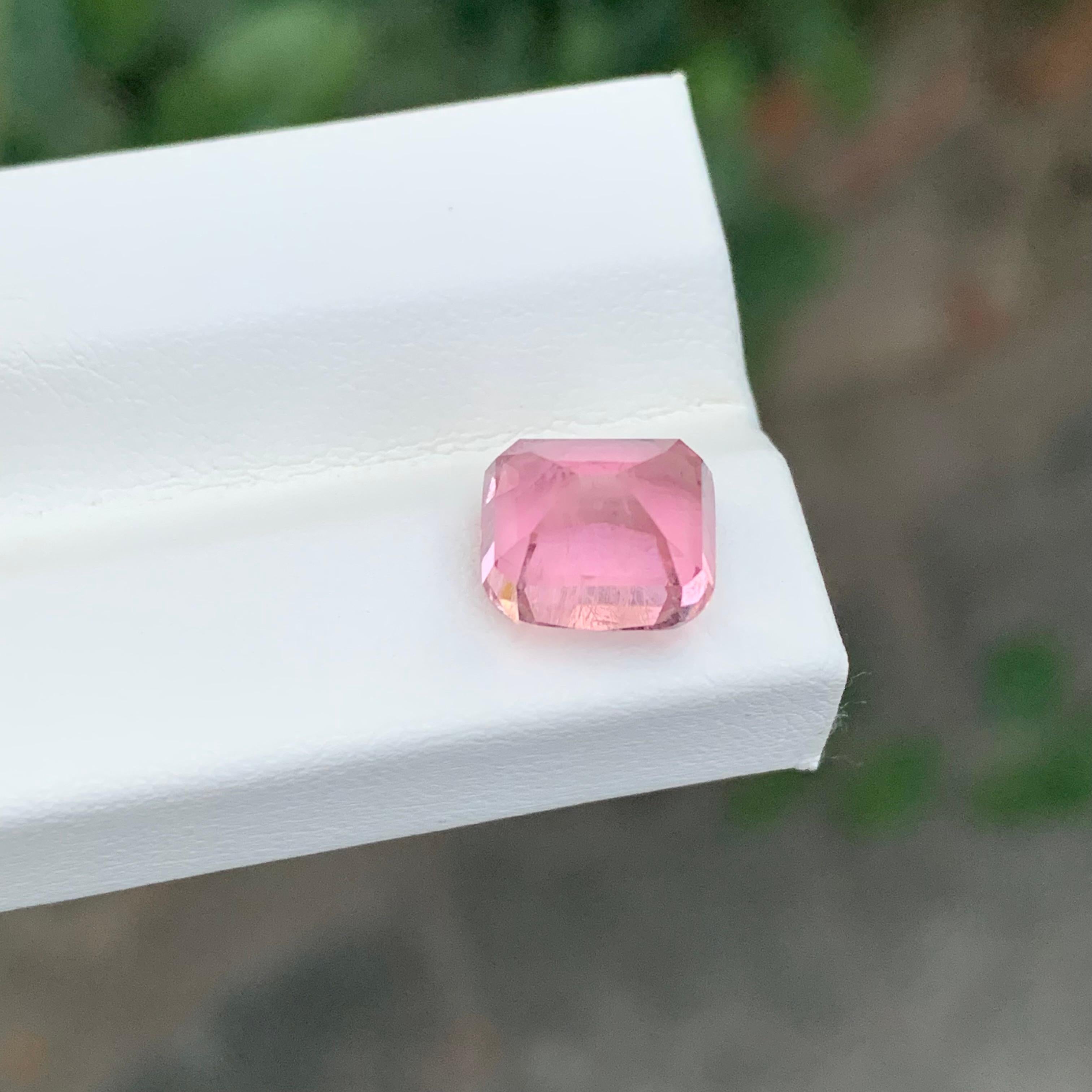 3.95 Karat natürlicher loser rosa Turmalin Cushion Shape Edelstein im Angebot 2