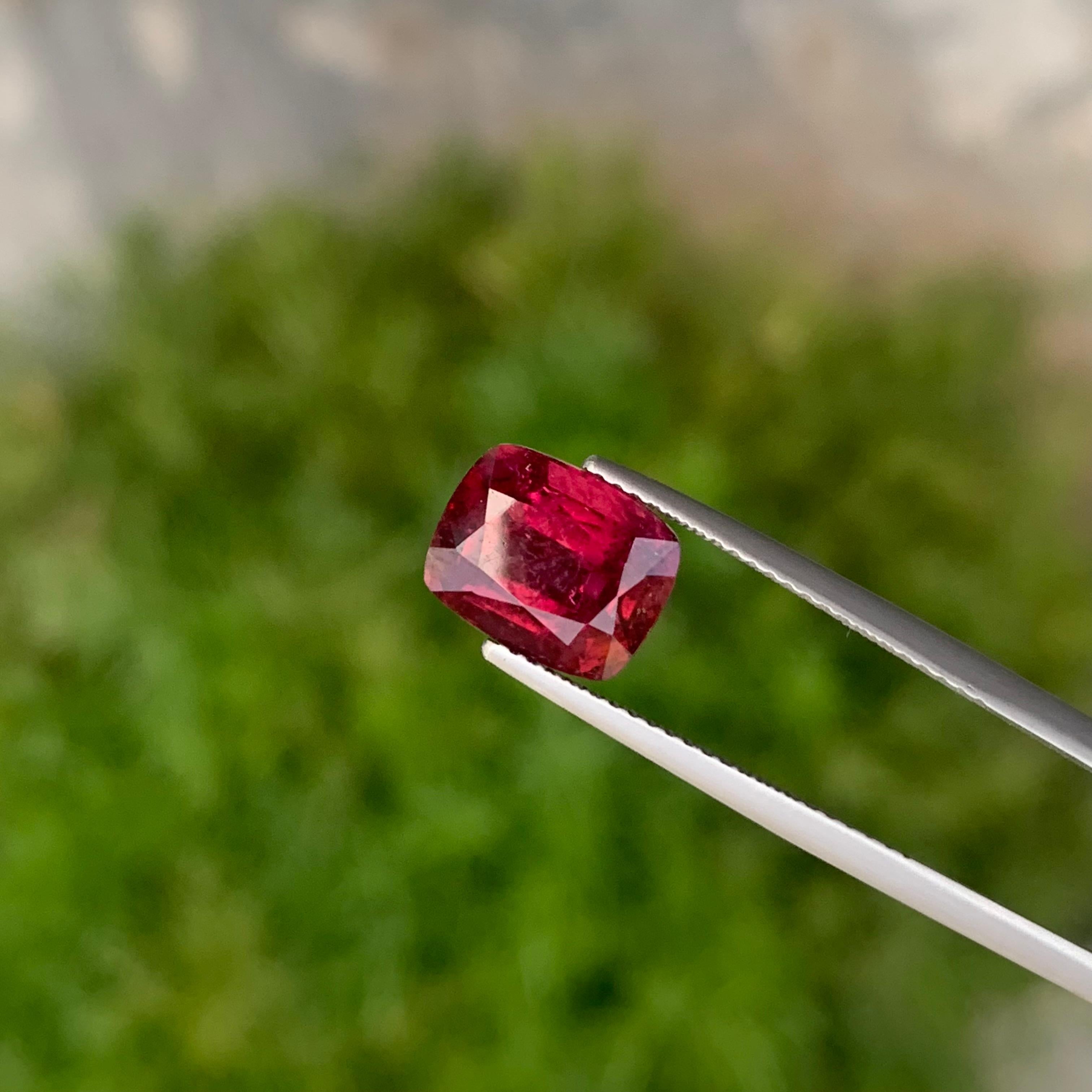 3,95 Karat natürlicher roter loser Rubellit-Turmalin-Ring Edelstein  (Kissenschliff) im Angebot