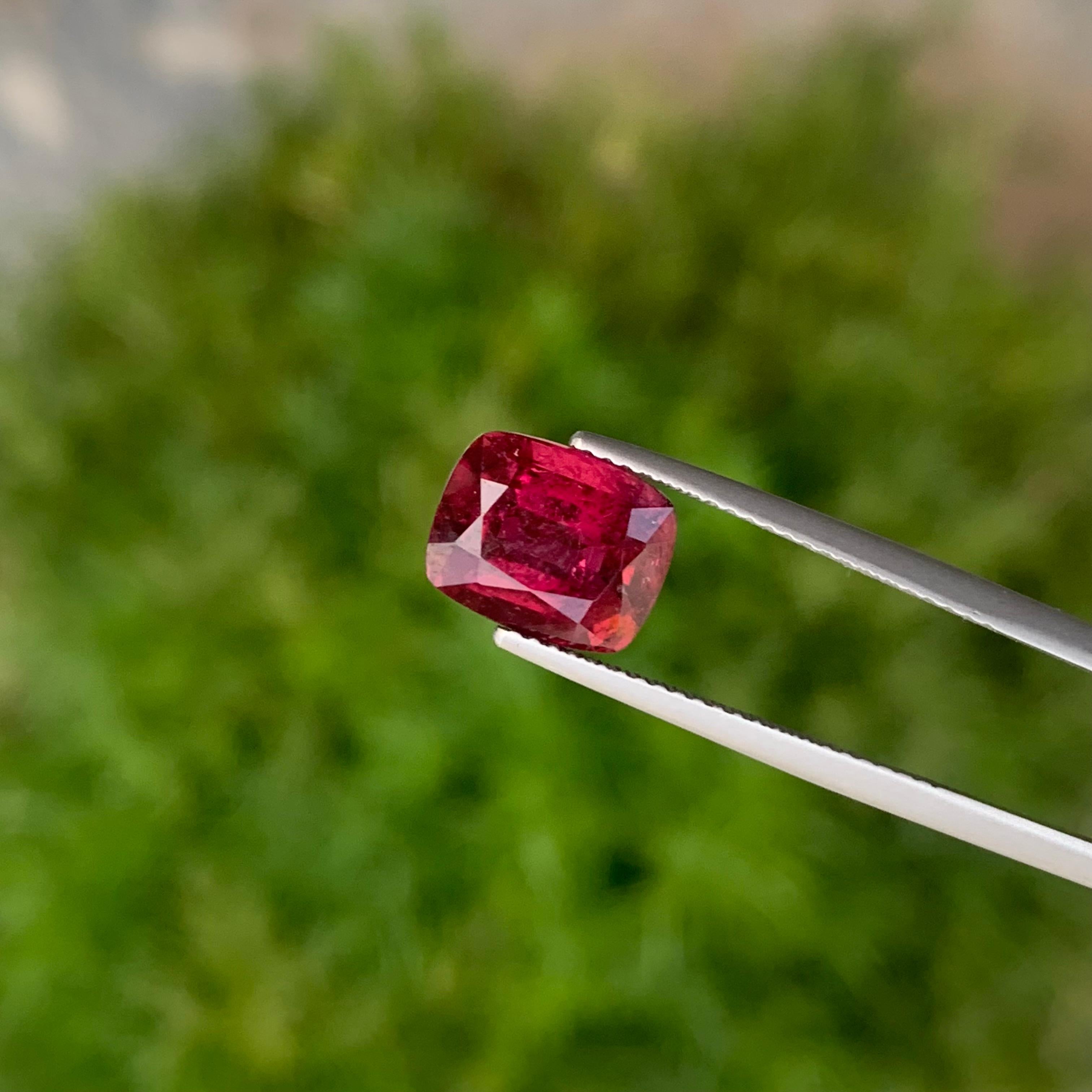 3.95 Carat Natural Red Loose Rubellite Tourmaline Ring Gemstone In New Condition For Sale In Peshawar, PK
