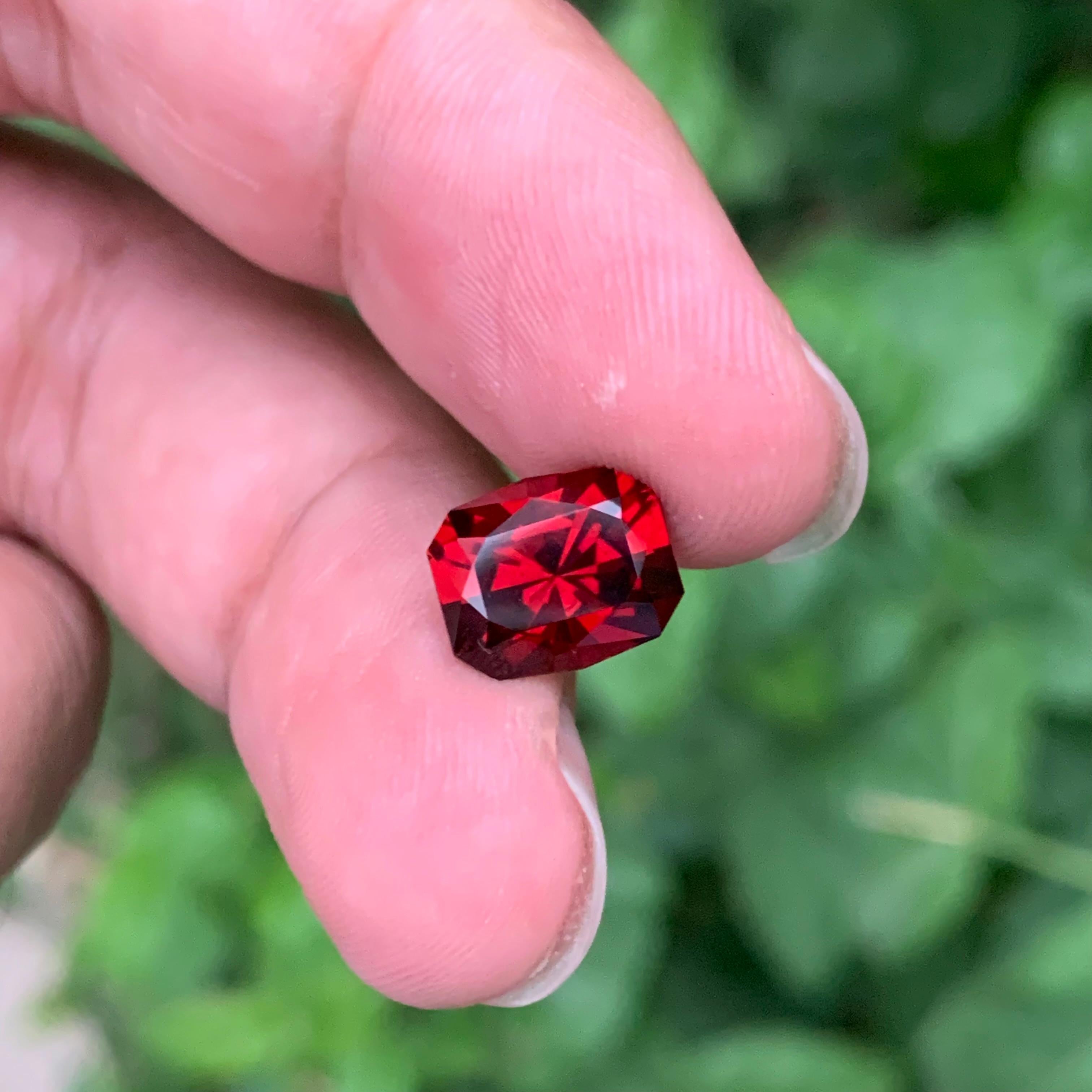 Arts and Crafts 3.95 Carats Fancy Cut Loose Rhodolite Garnet Natural Gemstone For Sale