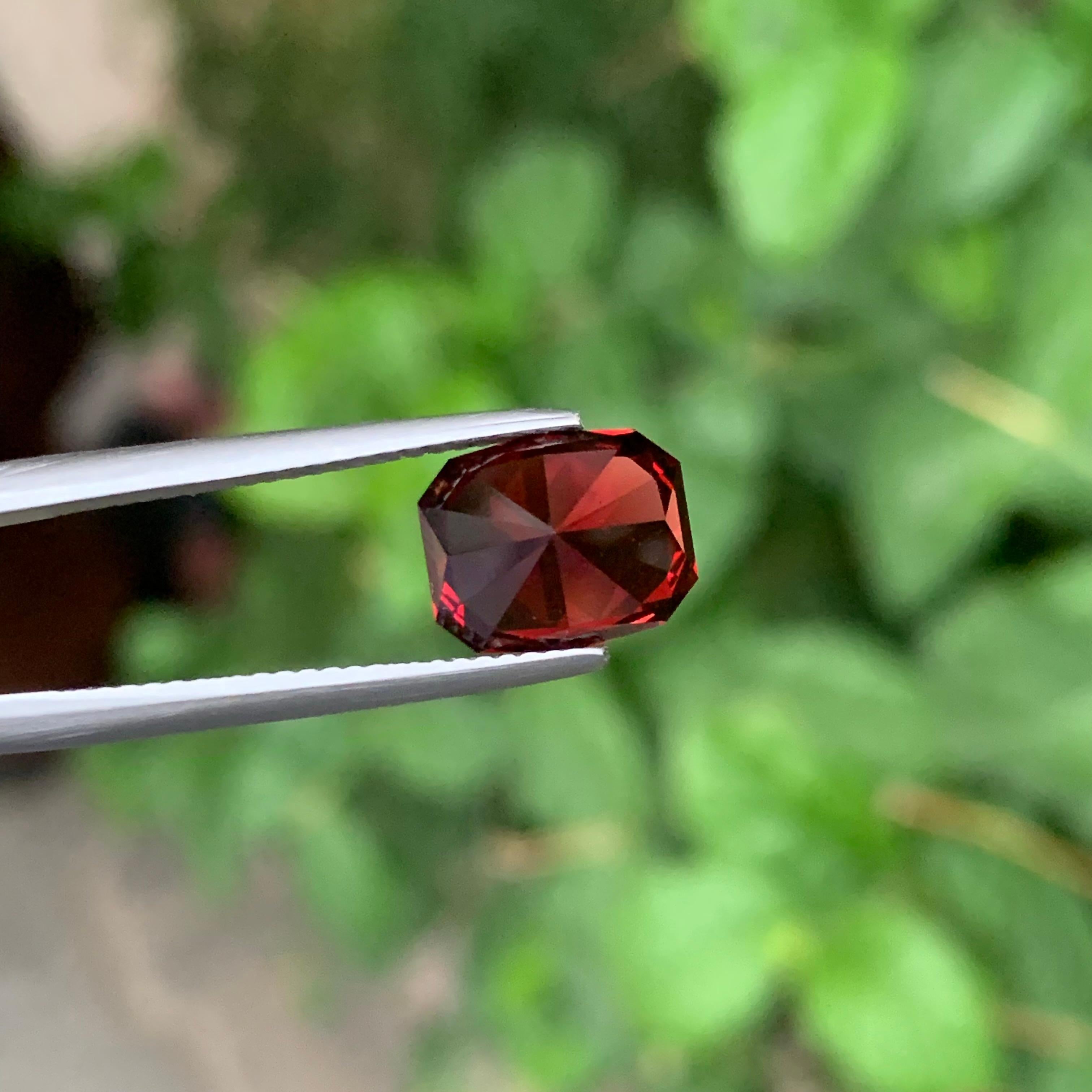 3.95 Carats Fancy Cut Loose Rhodolite Garnet Natural Gemstone In New Condition For Sale In Brisbane, AU