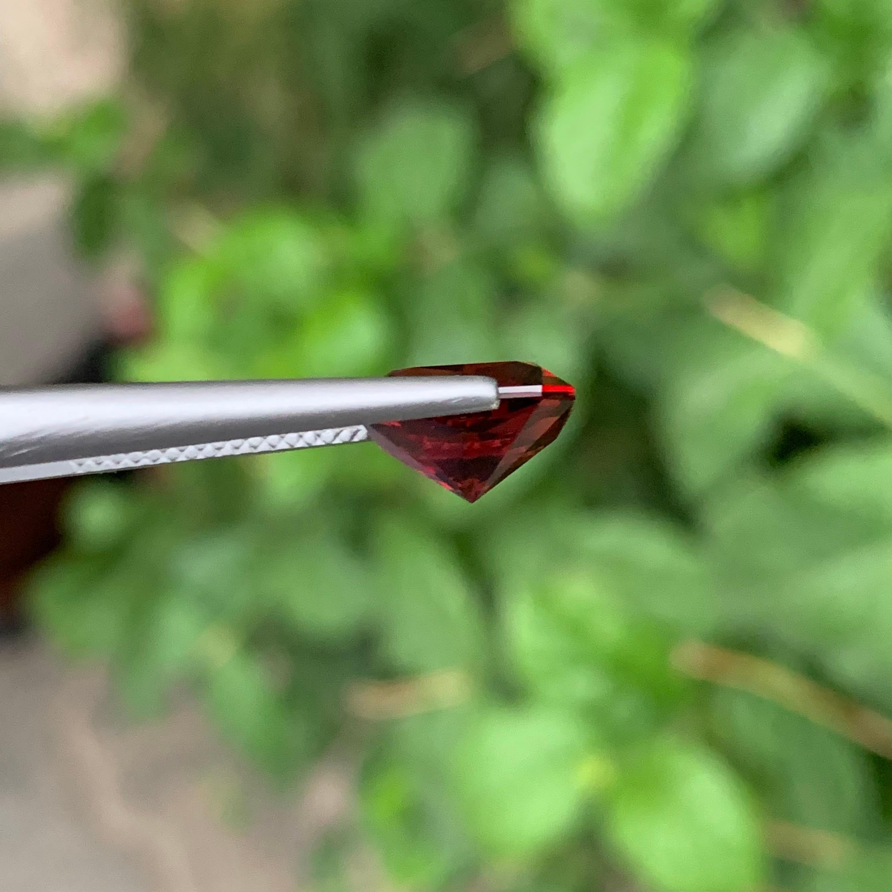 Women's or Men's 3.95 Carats Fancy Cut Loose Rhodolite Garnet Natural Gemstone For Sale