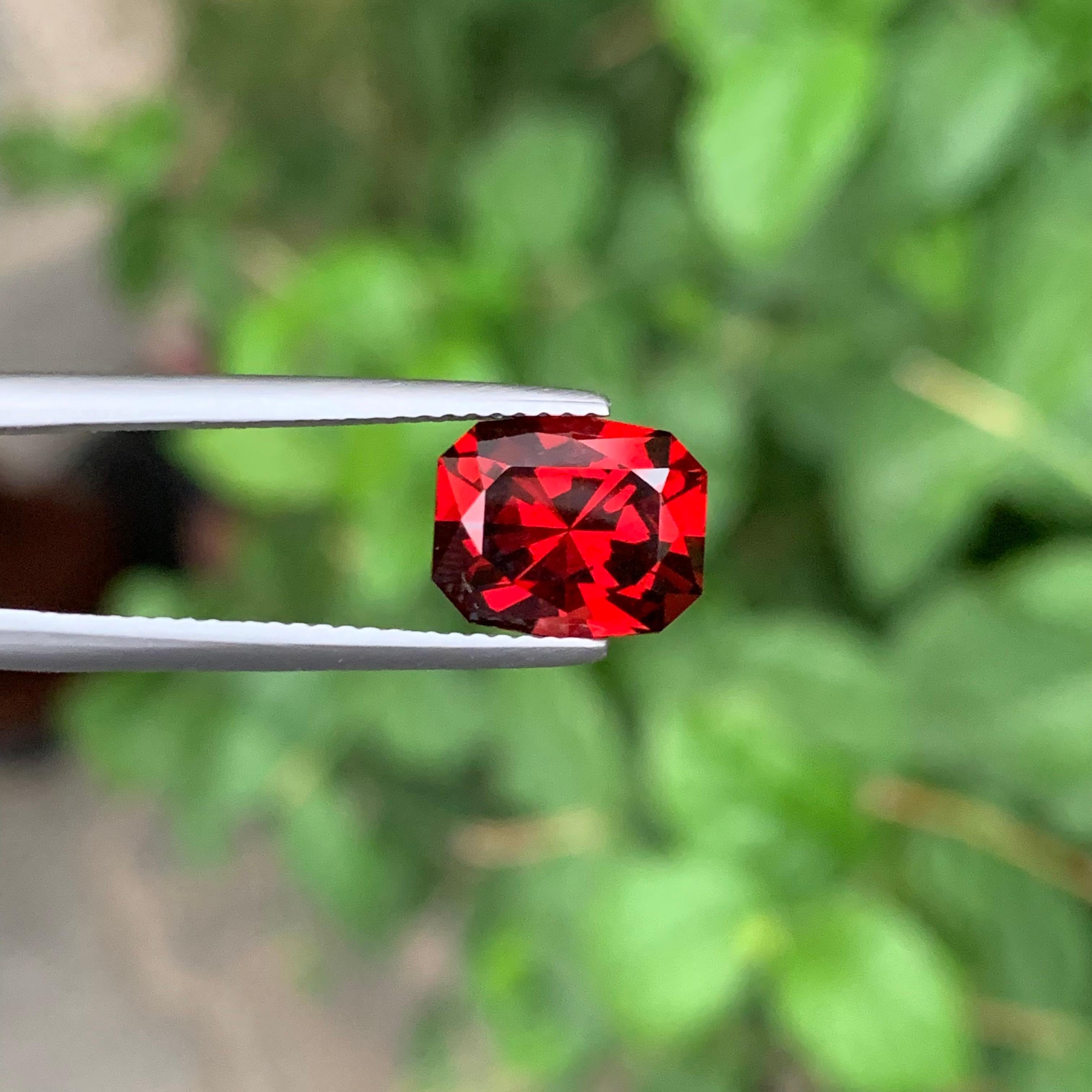 3.95 Carats Fancy Cut Loose Rhodolite Garnet Natural Gemstone For Sale 1