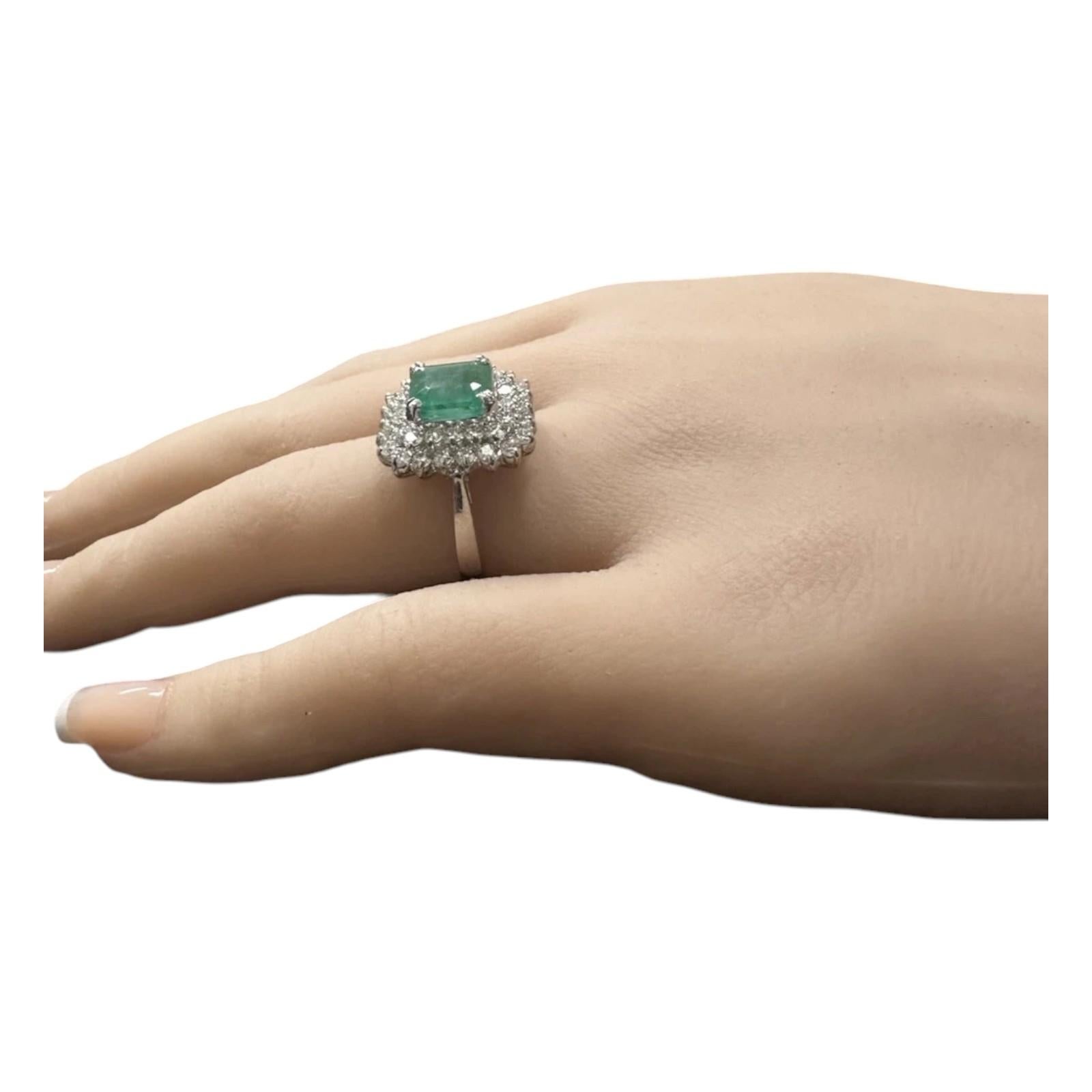 3.95 Carats Natural Emerald and Diamond 14K Solid White Gold Ring For Sale 1