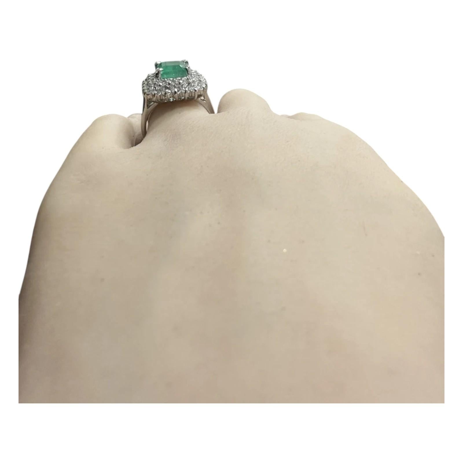 3.95 Carats Natural Emerald and Diamond 14K Solid White Gold Ring For Sale 2