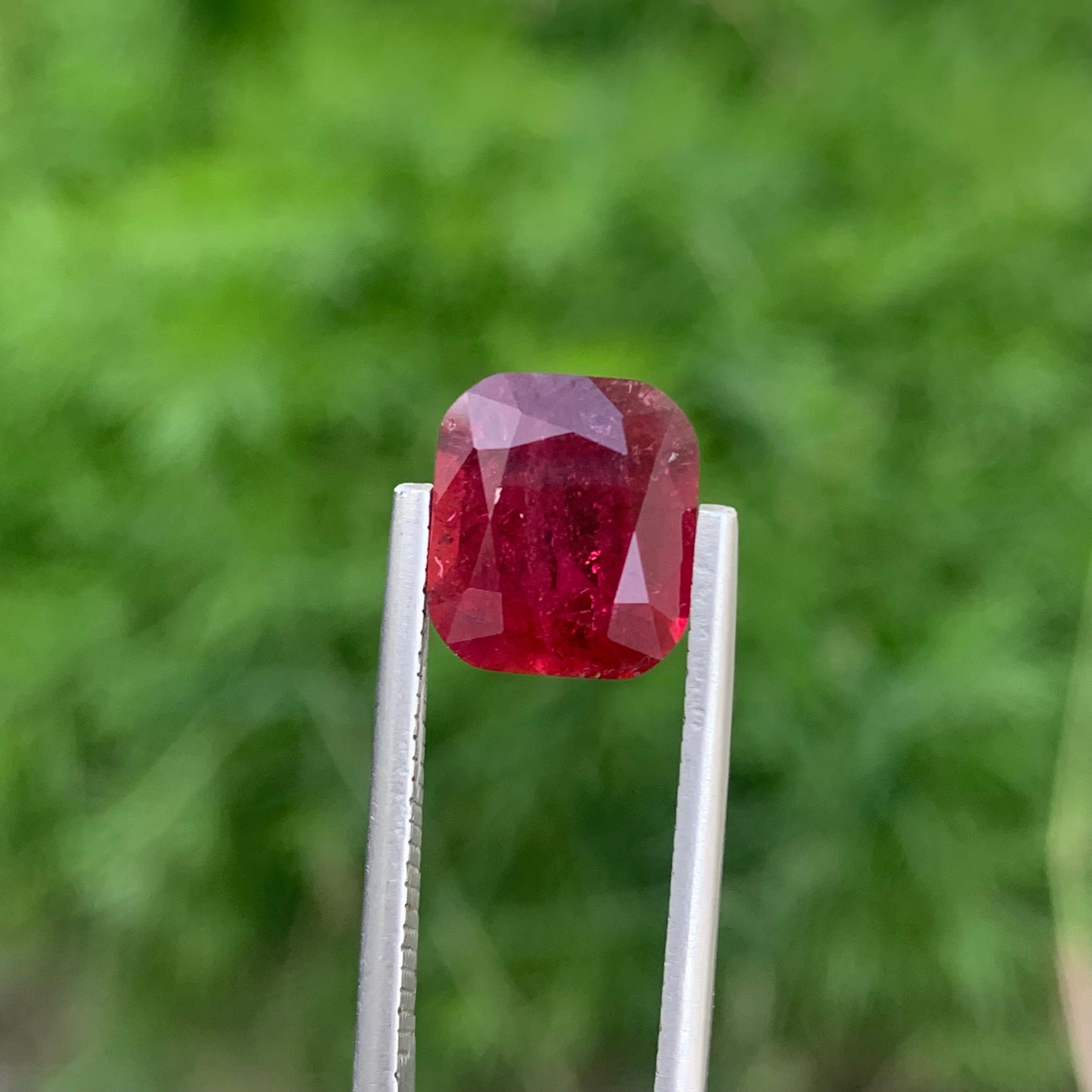 Anglo-Indian 3.95 Carats Natural Loose Rubellite Tourmaline Gemstone  For Sale