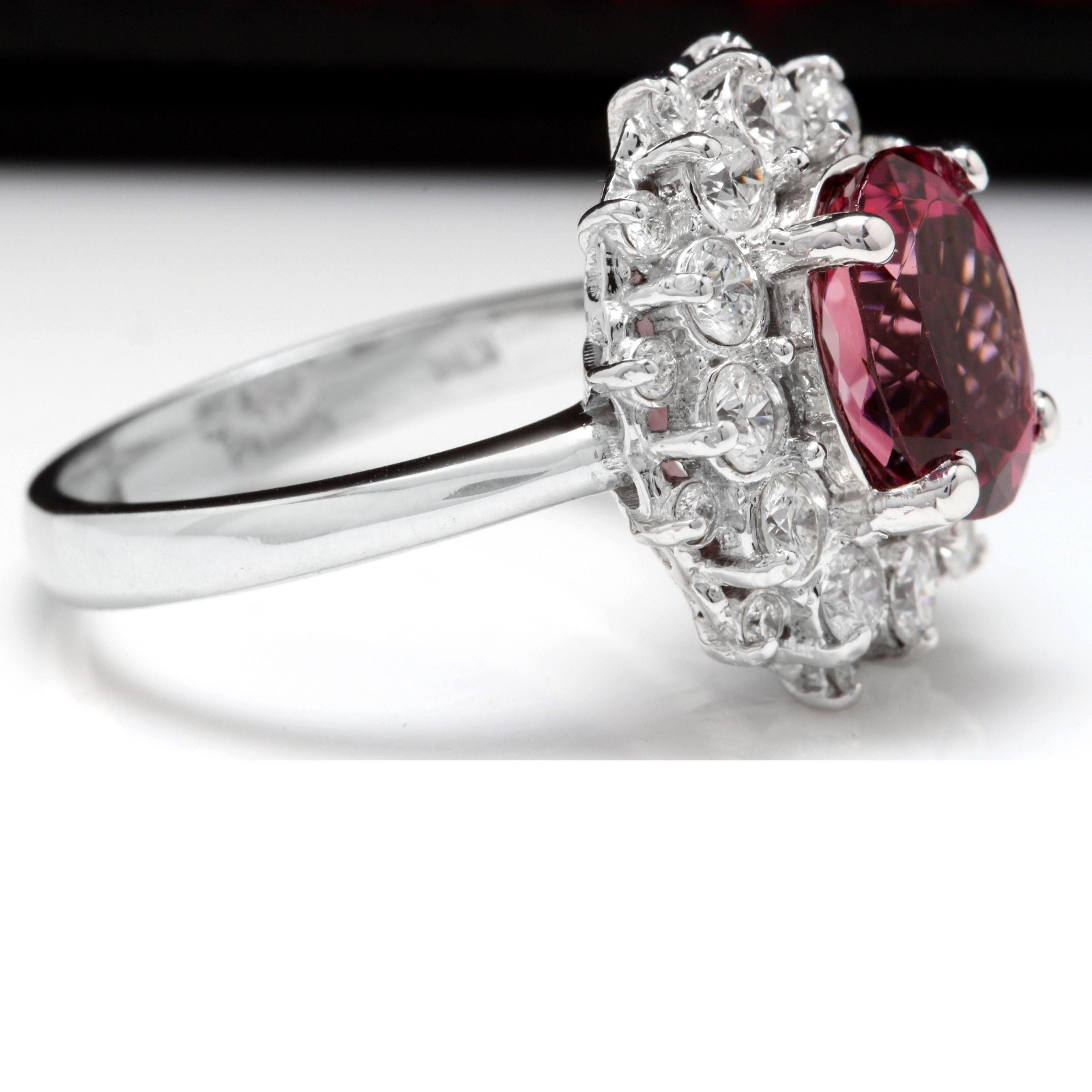 Taille mixte Bague en or blanc massif 14 carats avec tourmaline rose naturelle de 3,95 carats et diamants en vente