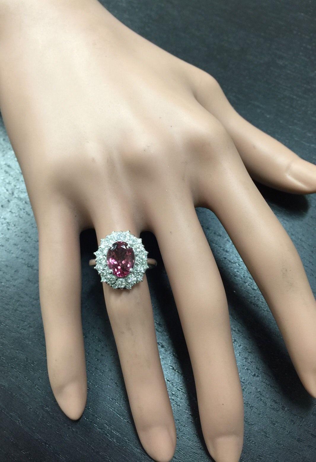 Bague en or blanc massif 14 carats avec tourmaline rose naturelle de 3,95 carats et diamants Pour femmes en vente