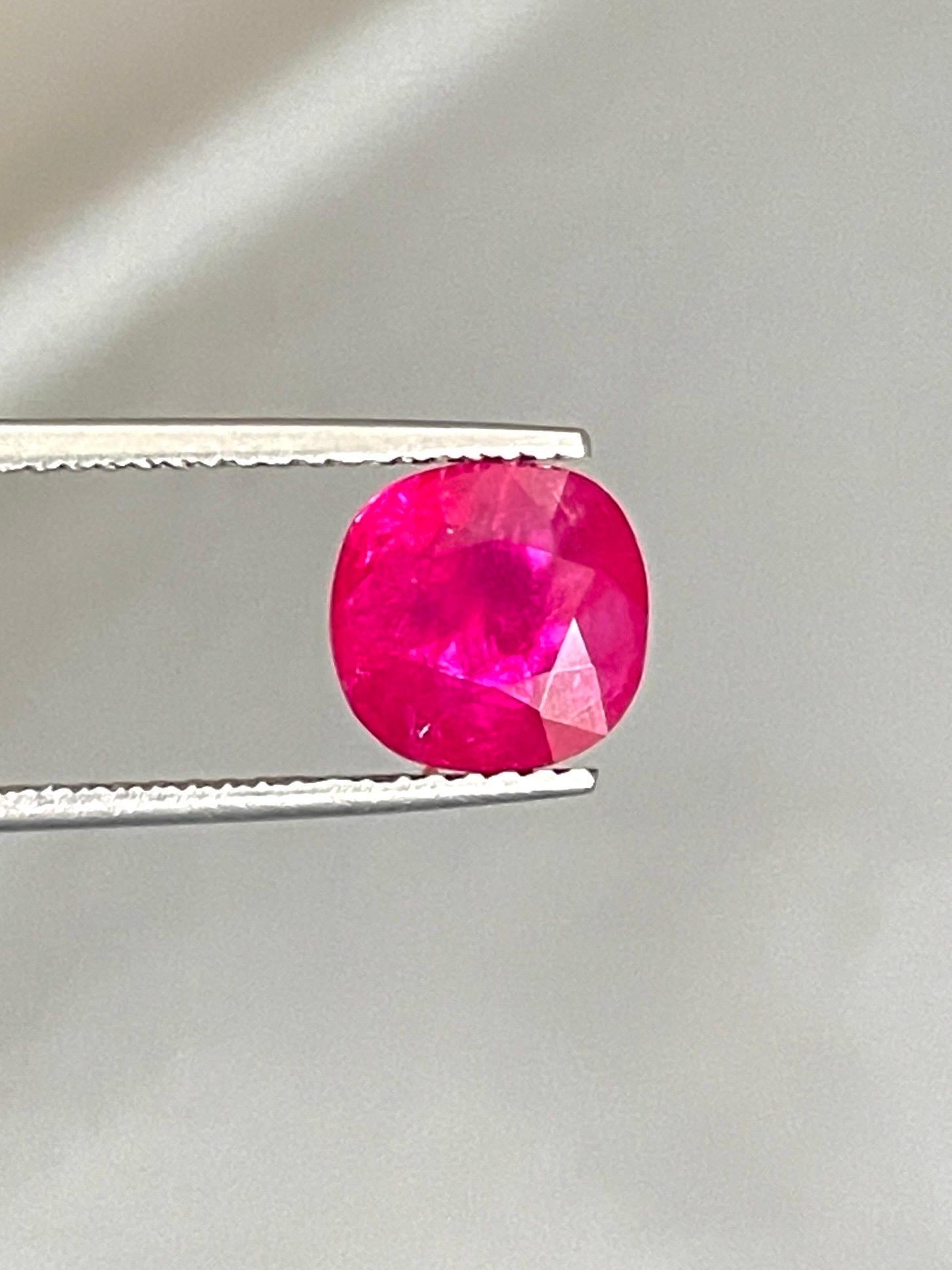3,95 carati di rubino naturale non riscaldato di Mogok, colore rosso di Burma. In condizioni Nuovo in vendita a bangkok, TH