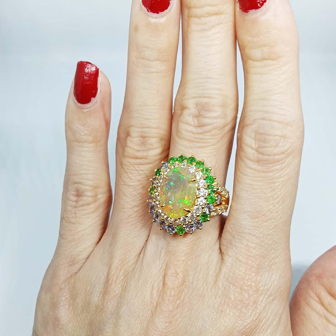 3.95 cts Opal Ring. Sterling Silver on 18K Plated For Sale 4