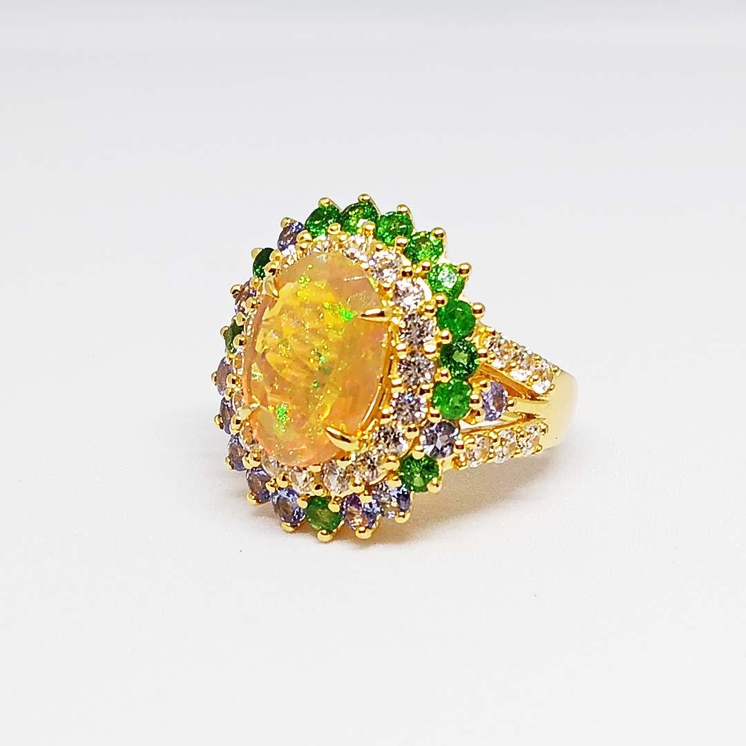 Art Nouveau 3.95 cts Opal Ring. Sterling Silver on 18K Plated For Sale