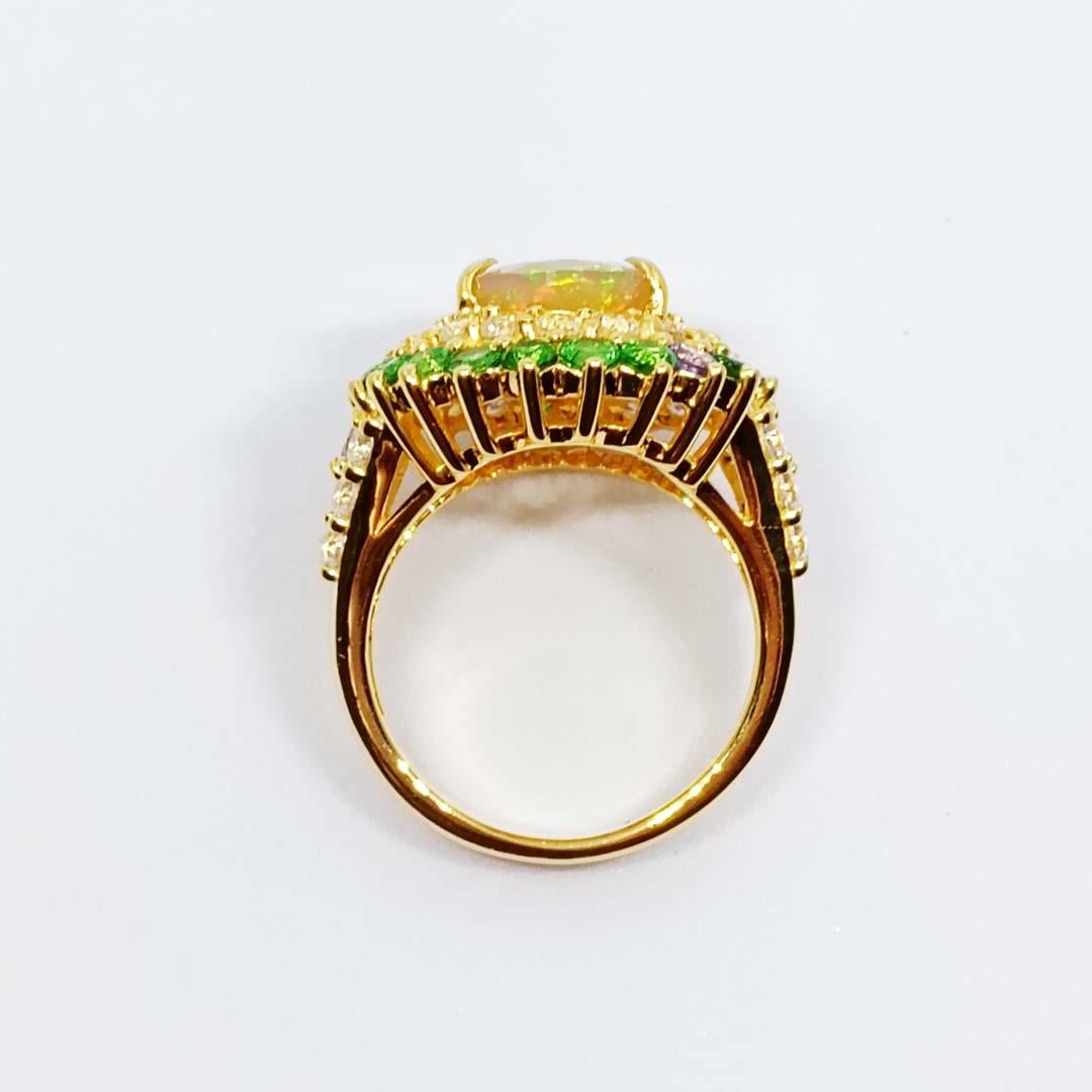 Women's 3.95 cts Opal Ring. Sterling Silver on 18K Plated For Sale