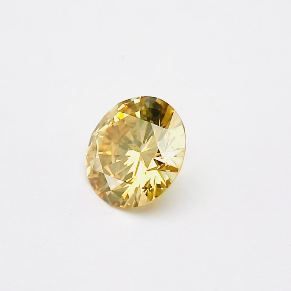 3,95 Diamant de couleur jaune brun foncé fantaisie en vente 1