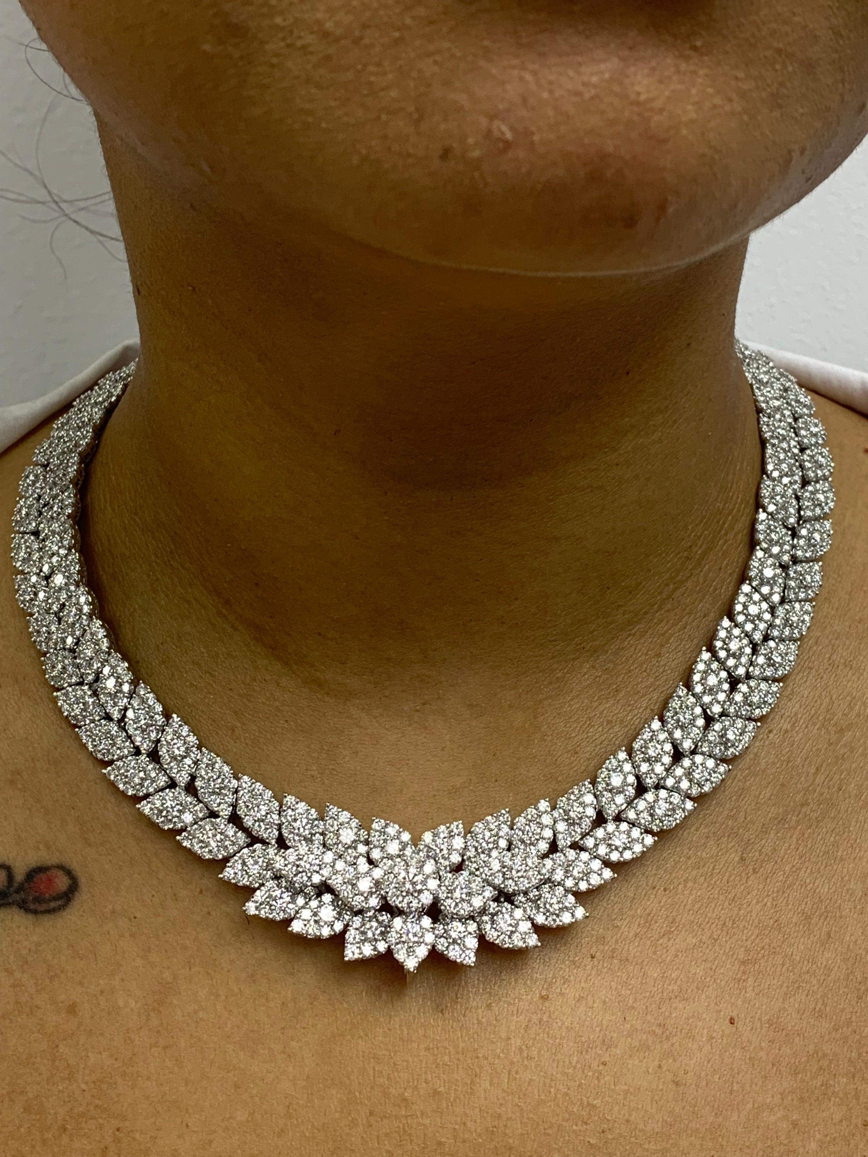 39.58 Carat Cluster Diamond Necklace in 18K White Gold For Sale 6