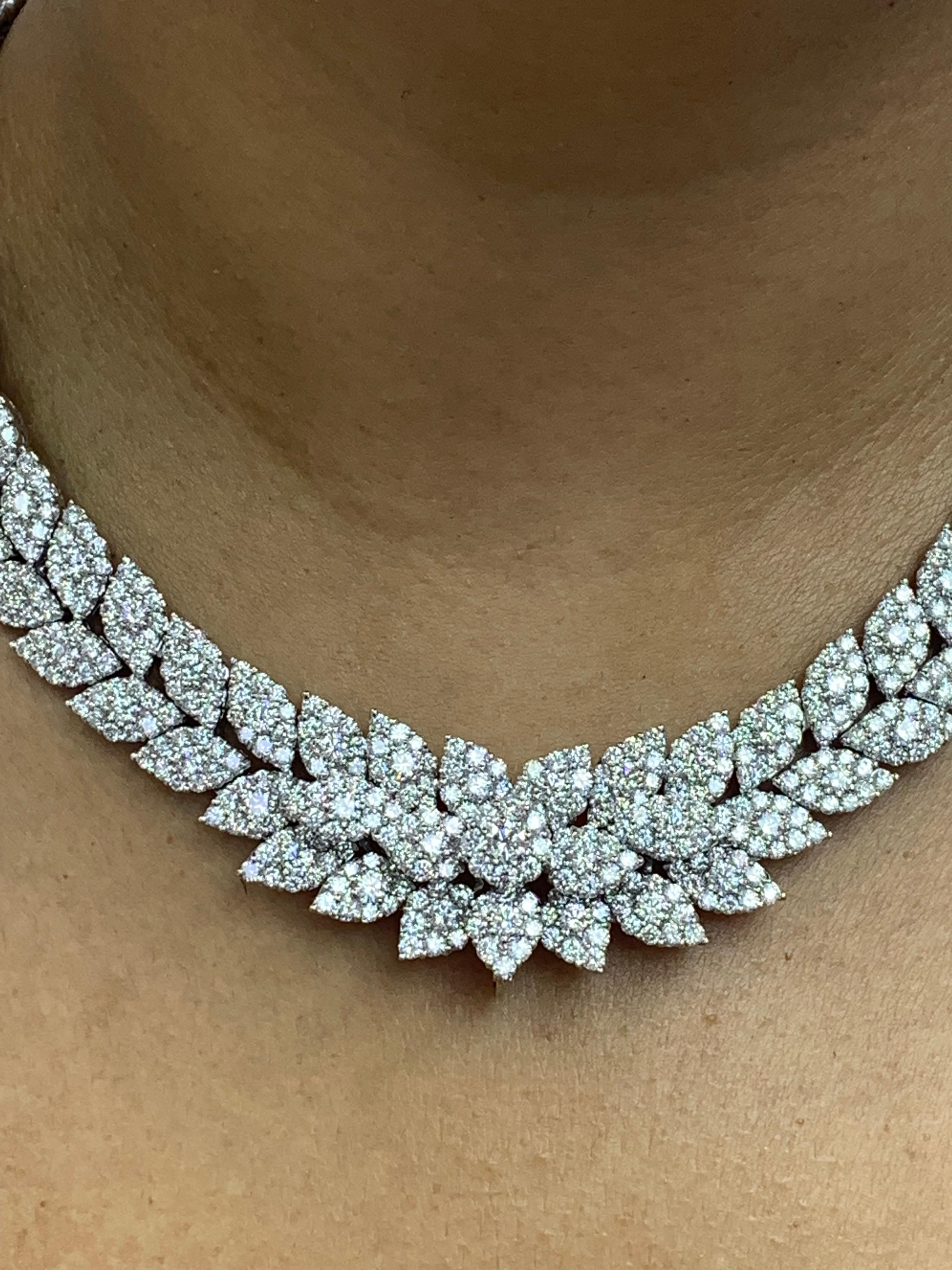 39.58 Carat Cluster Diamond Necklace in 18K White Gold For Sale 7