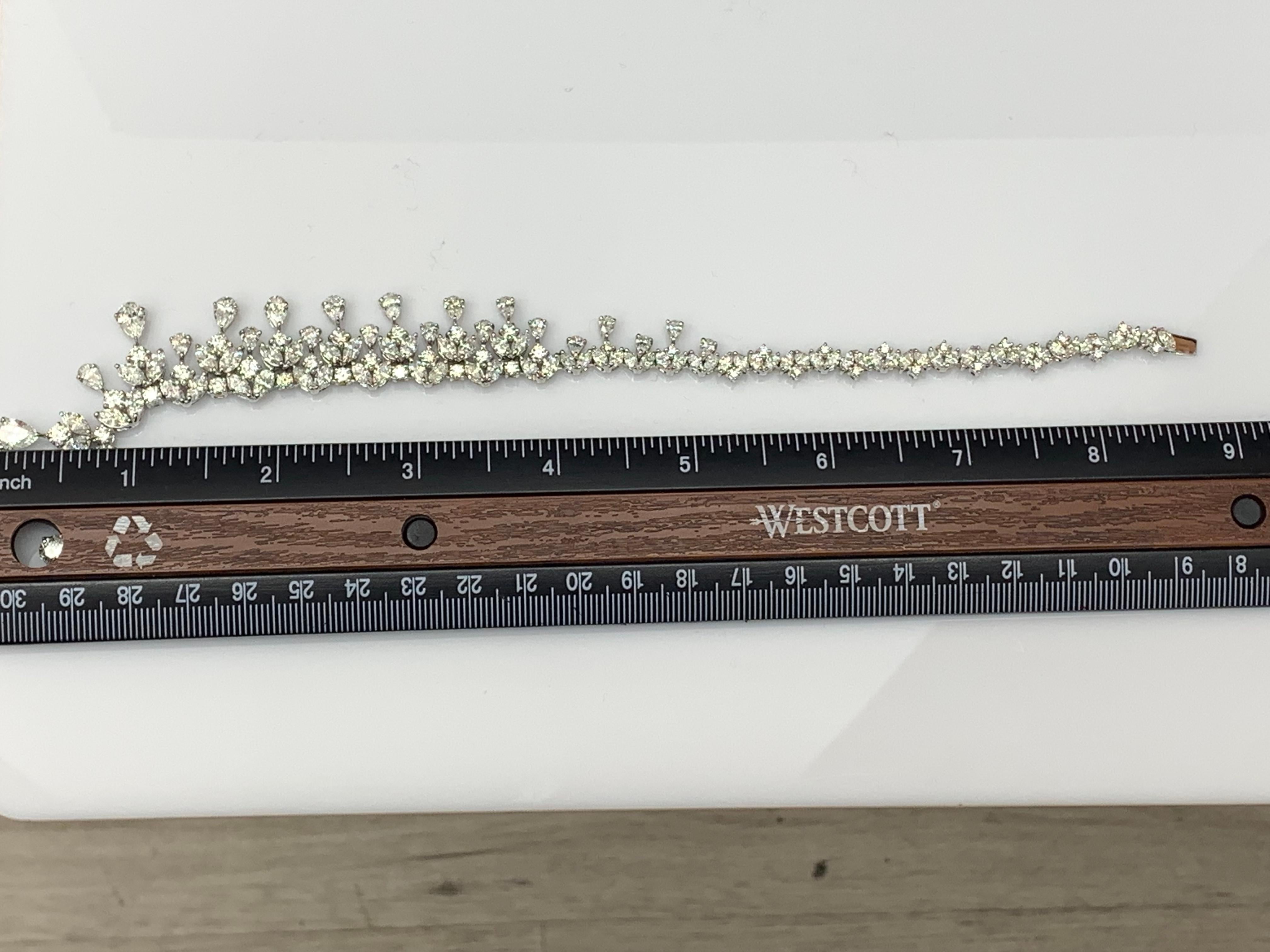 43,23 Karat abgestufte Diamant-Fransen-Halskette aus 18 Karat Weißgold im Angebot 14