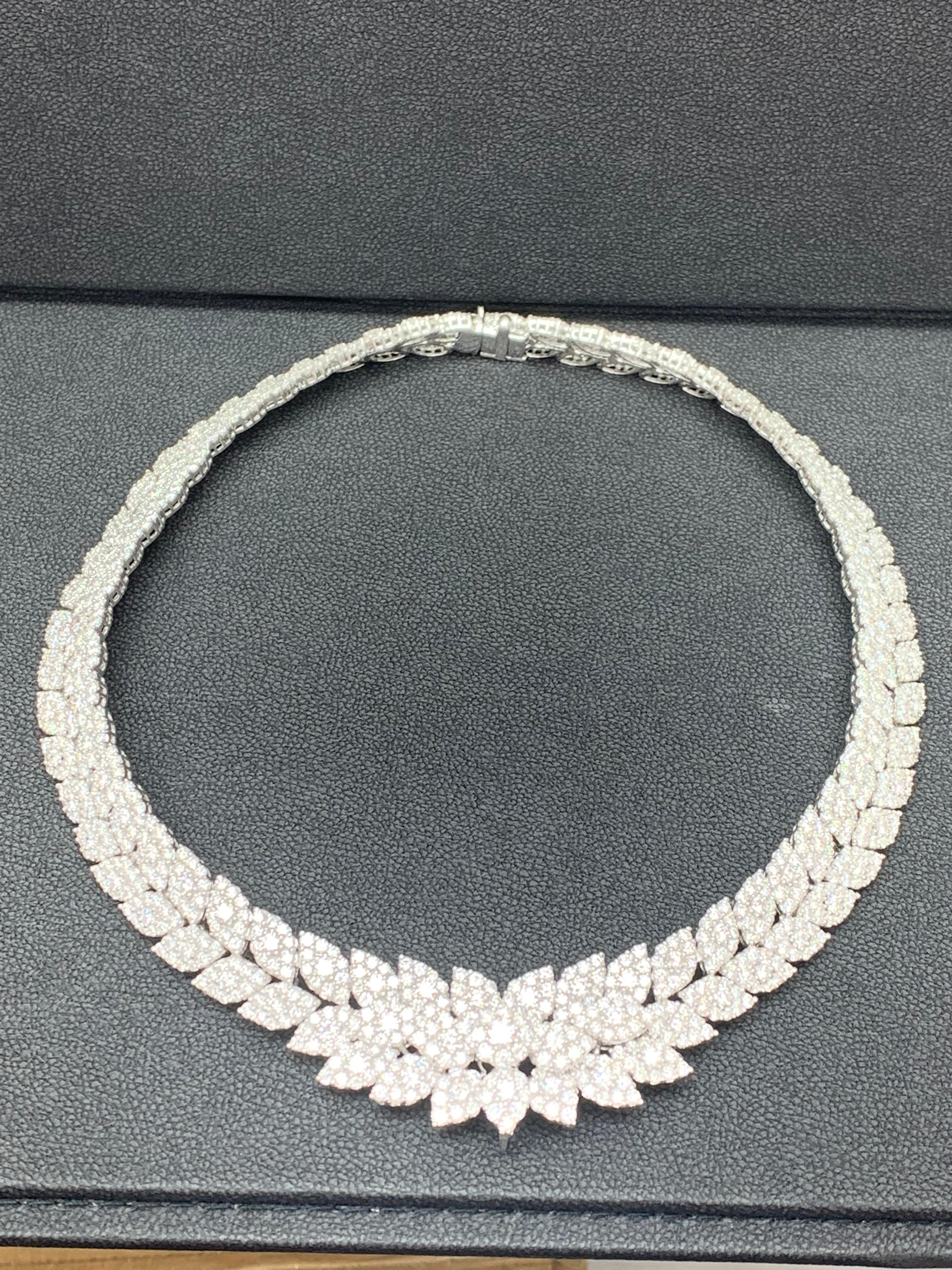39.58 Carat Cluster Diamond Necklace in 18K White Gold In New Condition For Sale In NEW YORK, NY