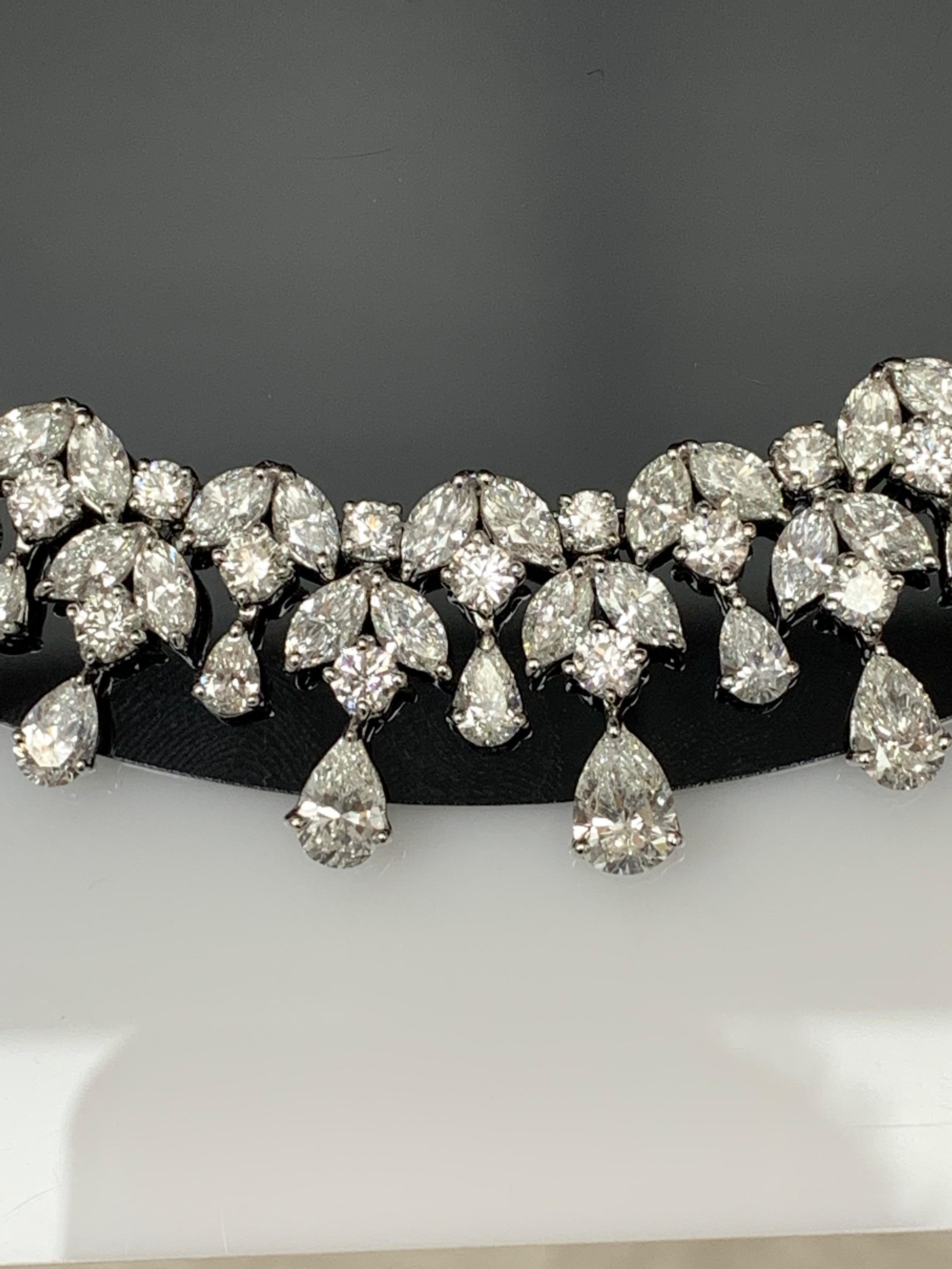 43,23 Karat abgestufte Diamant-Fransen-Halskette aus 18 Karat Weißgold im Angebot 3