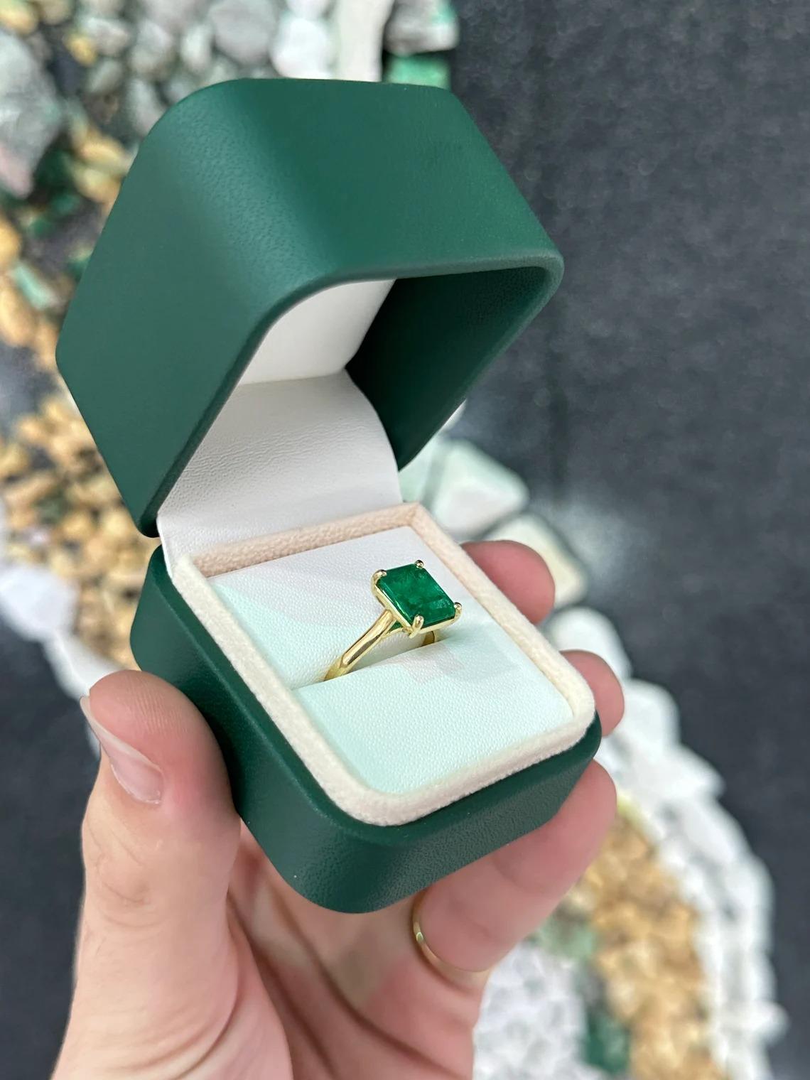 dark emerald green ring
