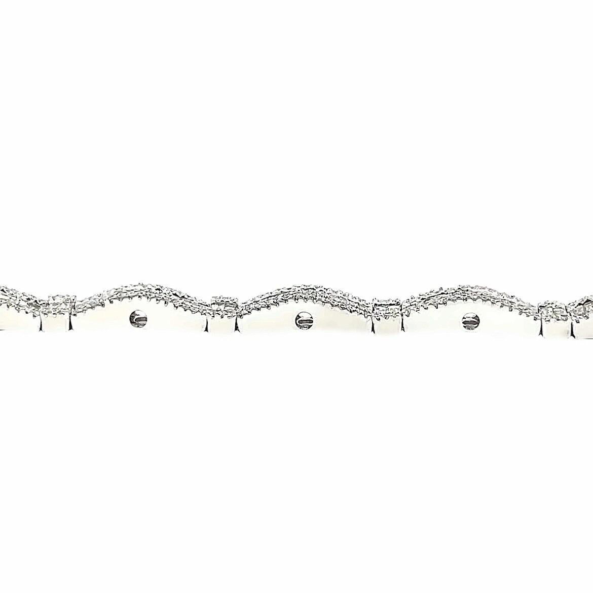 3,95 Karat Baguette & runder Brillant Diamant-Tennisarmband, gefasst in 18K Weißgold im Zustand „Neu“ im Angebot in New York, NY