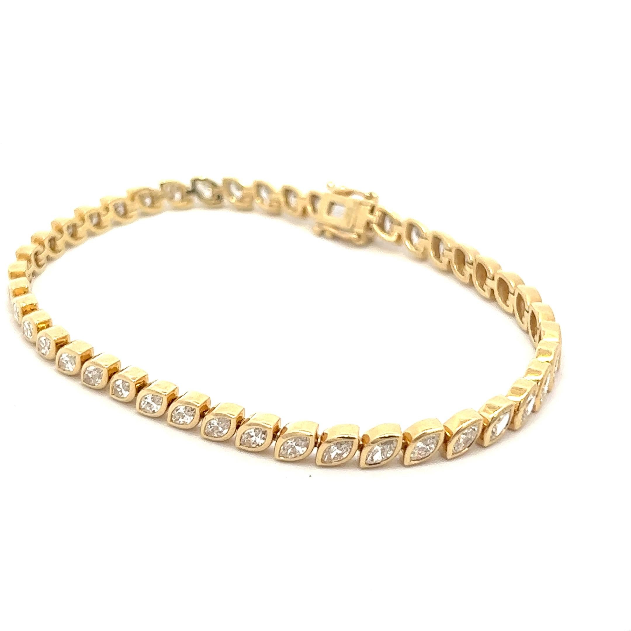 Marquise-Diamant-Armband aus 18KY Gold mit 3,95CT (Marquiseschliff) im Angebot