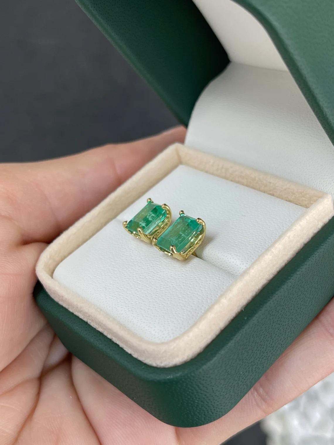 3.95tcw 14K Fleur De Lis Emerald Cut Colombian Emerald Gold Stud Earrings 585 For Sale 2