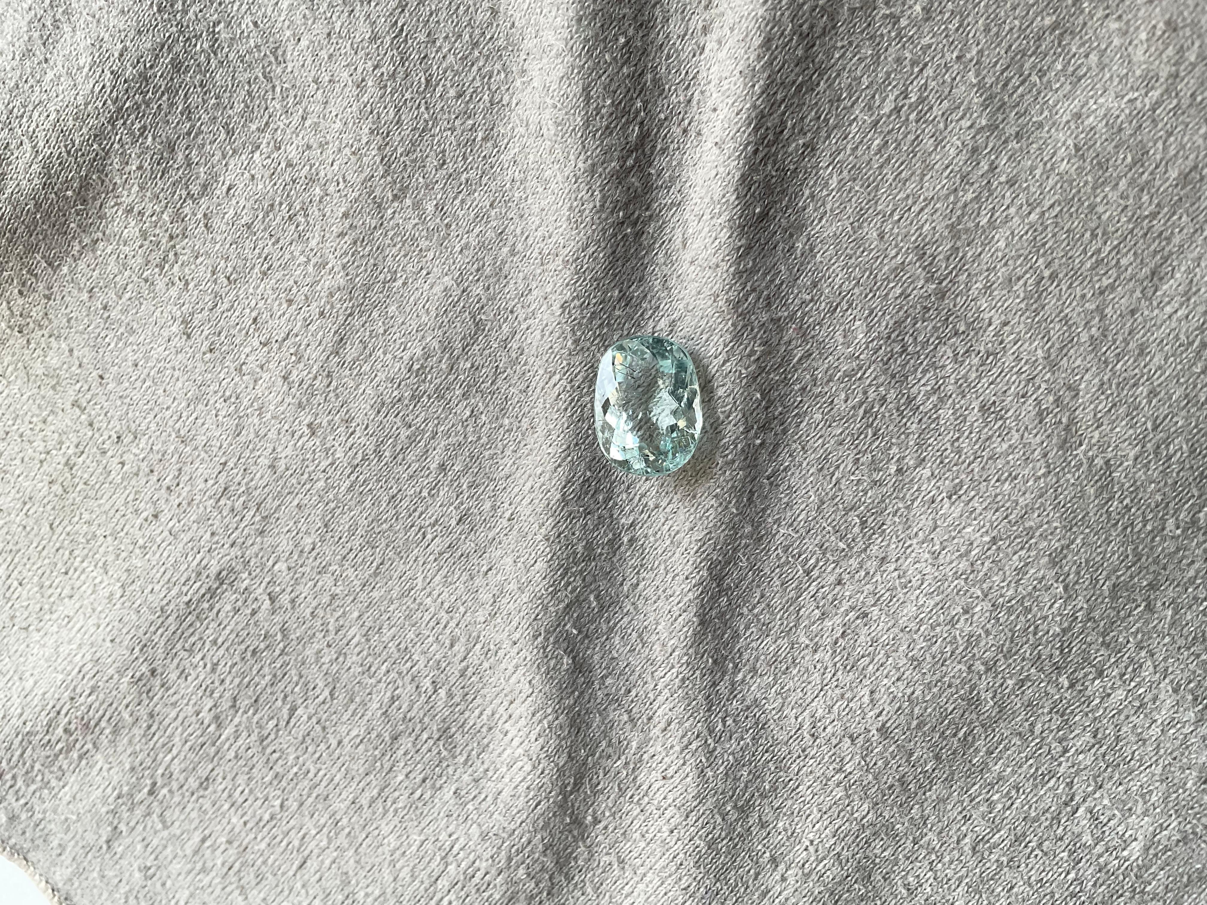 Women's or Men's 3.96 Carats Paraiba Tourmaline Oval Cut Stone for Fine Jewelry Natural gemstone For Sale
