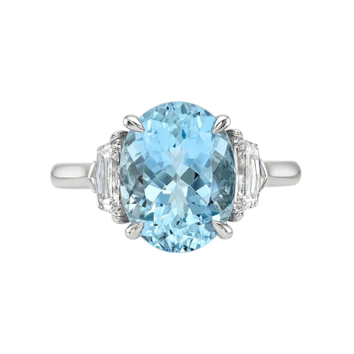 Taille ovale Bague de fiançailles à trois pierres en platine avec aigue-marine ovale et diamant de 3(96) ct - GIA en vente