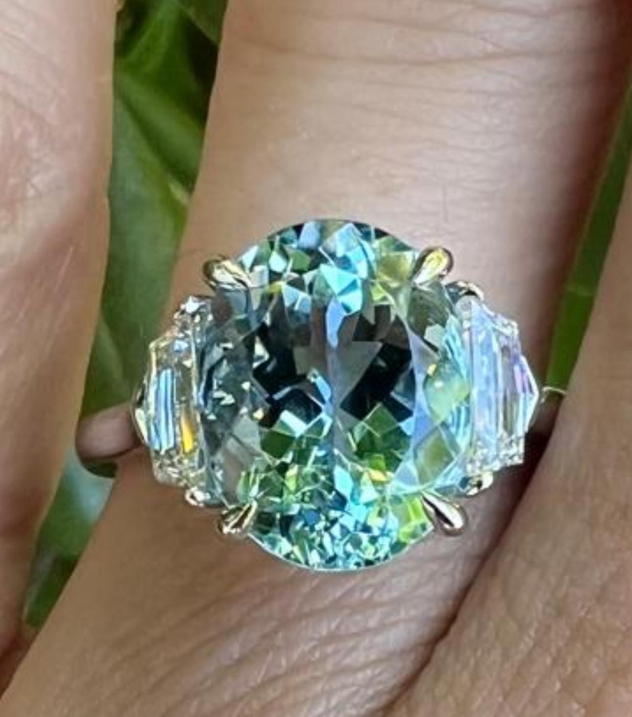 Bague de fiançailles à trois pierres en platine avec aigue-marine ovale et diamant de 3(96) ct - GIA Neuf - En vente à Beverly Hills, CA