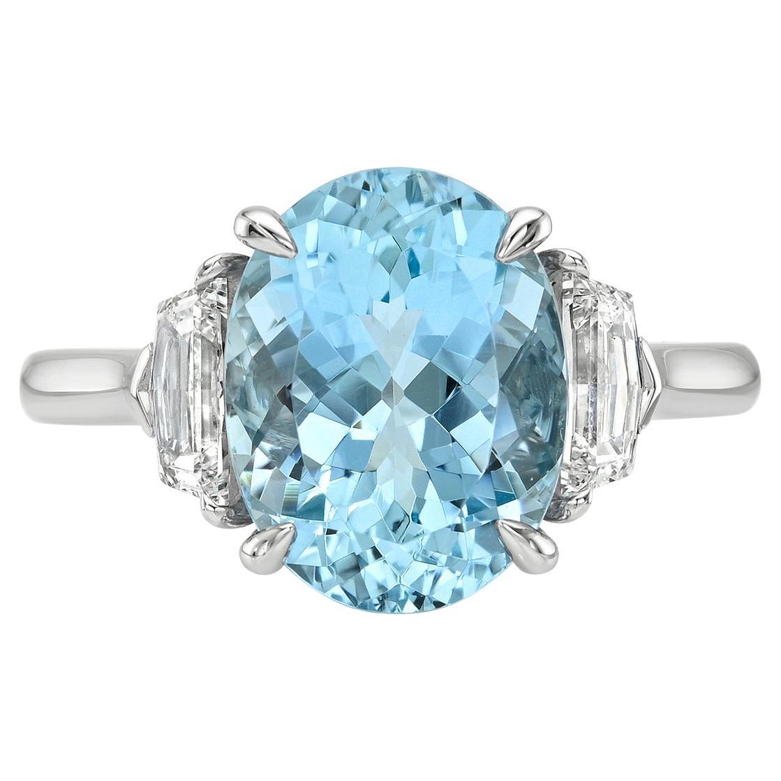 Bague de fiançailles à trois pierres en platine avec aigue-marine ovale et diamant de 3(96) ct - GIA en vente